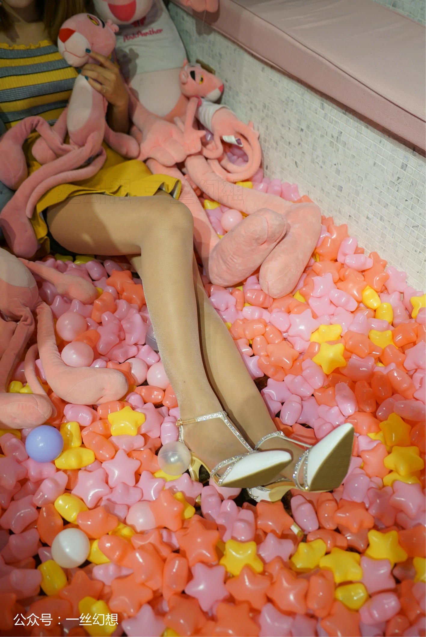 高丝女子图鉴 袜小喵×一丝幻想 NZ039 糖糖 [59P+86MB]_第2集