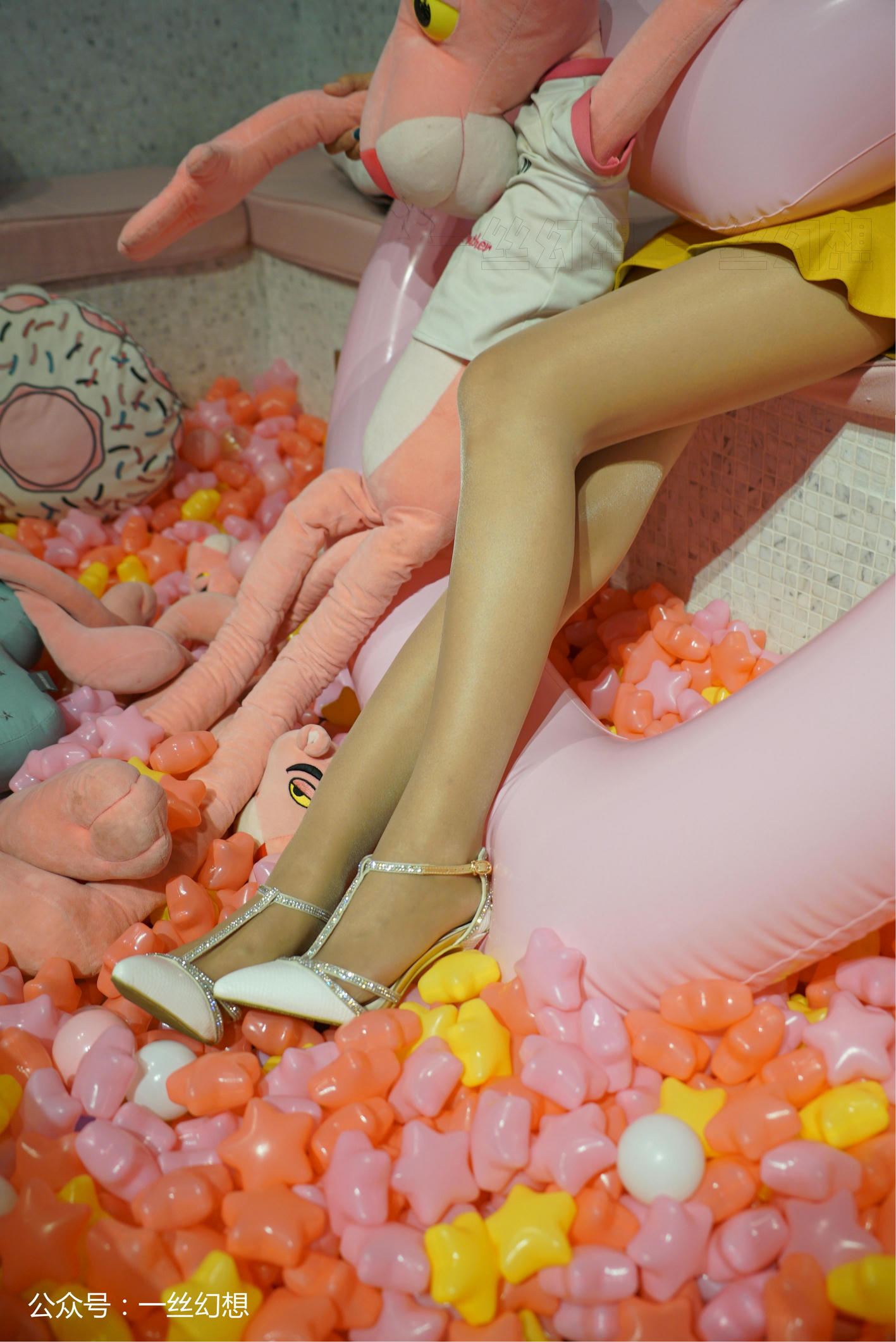 高丝女子图鉴 袜小喵×一丝幻想 NZ039 糖糖 [59P+86MB]_第2集