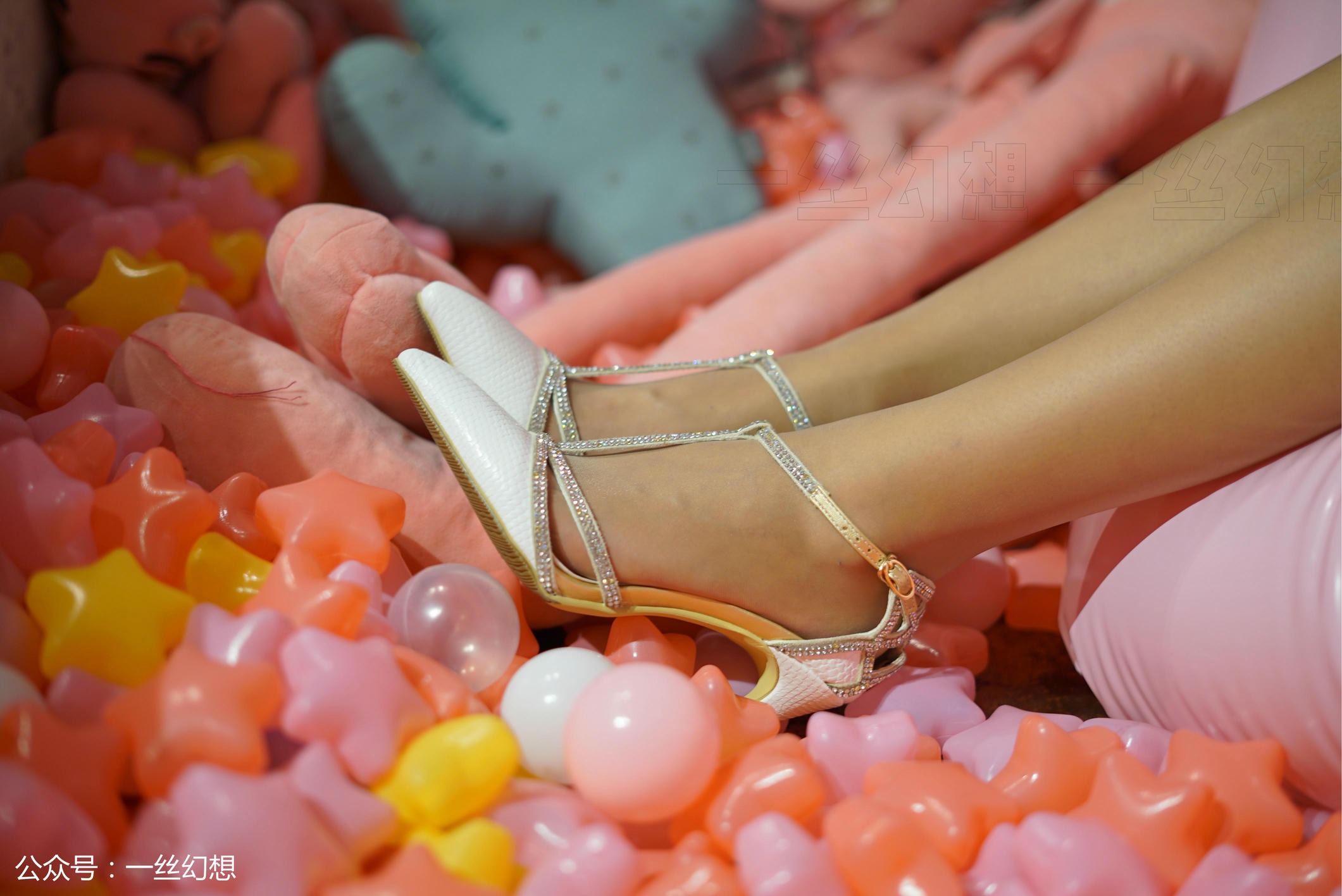 高丝女子图鉴 袜小喵×一丝幻想 NZ039 糖糖 [59P+86MB]_第2集