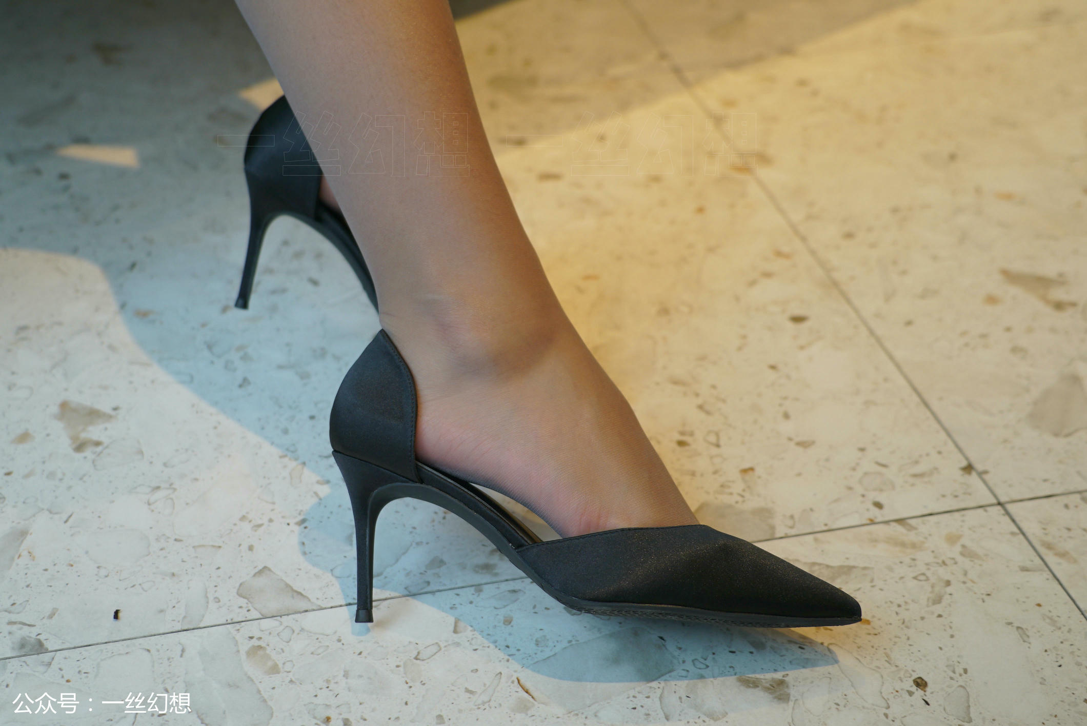 高丝女子图鉴 袜小喵×一丝幻想 NZ041 星星 [59P+61MB]_第1集