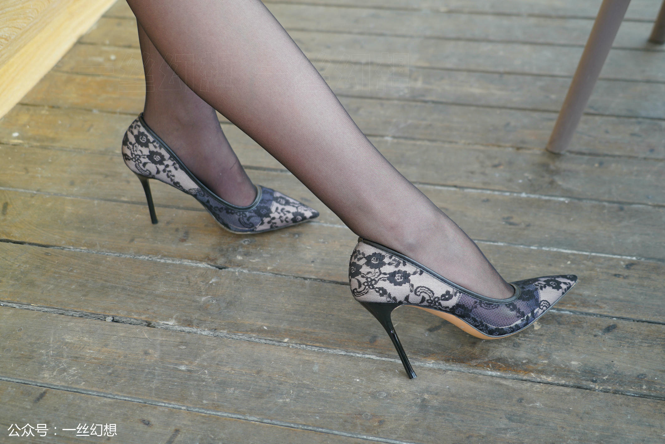 高丝女子图鉴 袜小喵×一丝幻想 NZ044 茜茜 [59P+70MB]_第1集