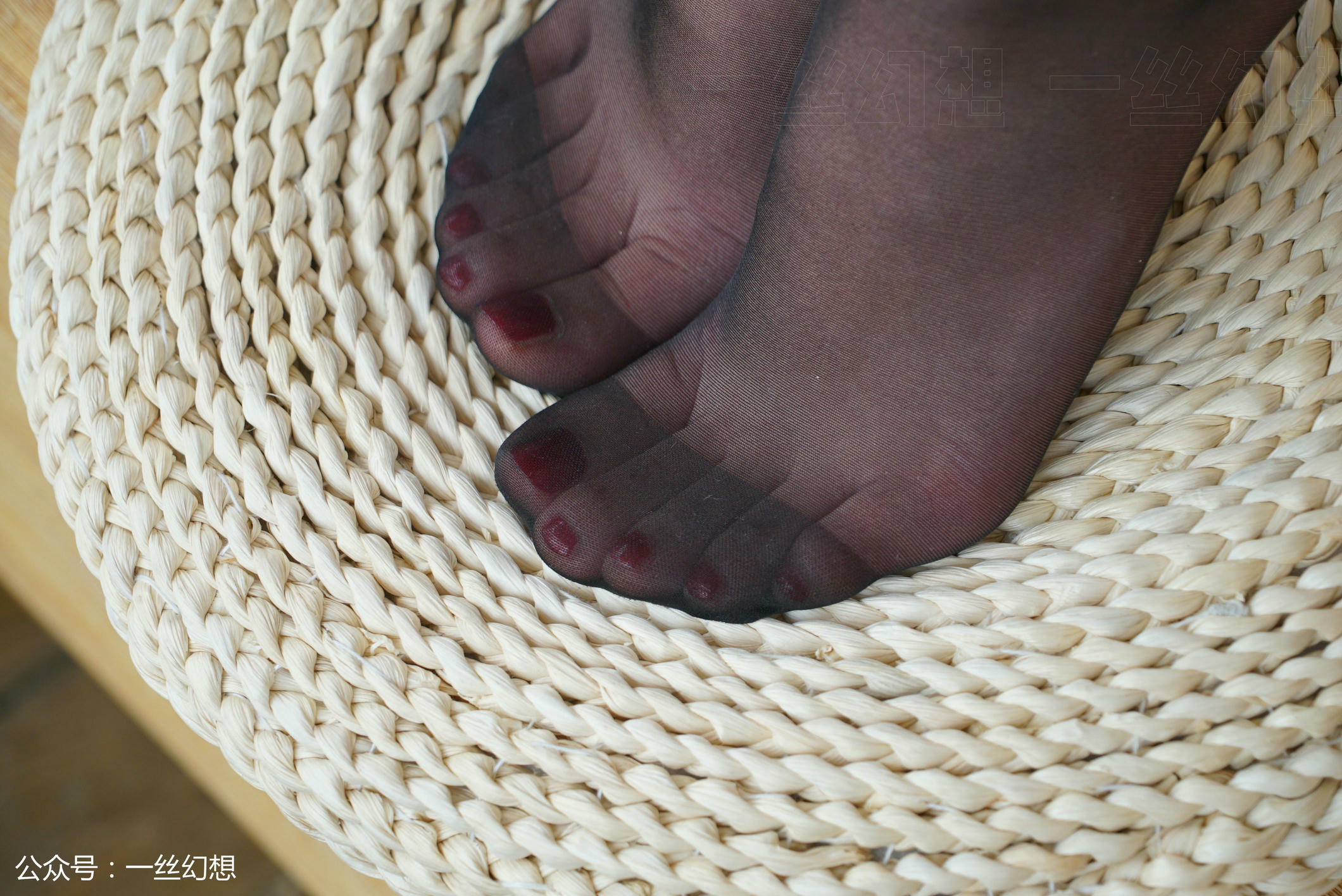 高丝女子图鉴 袜小喵×一丝幻想 NZ044 茜茜 [59P+70MB]_第3集