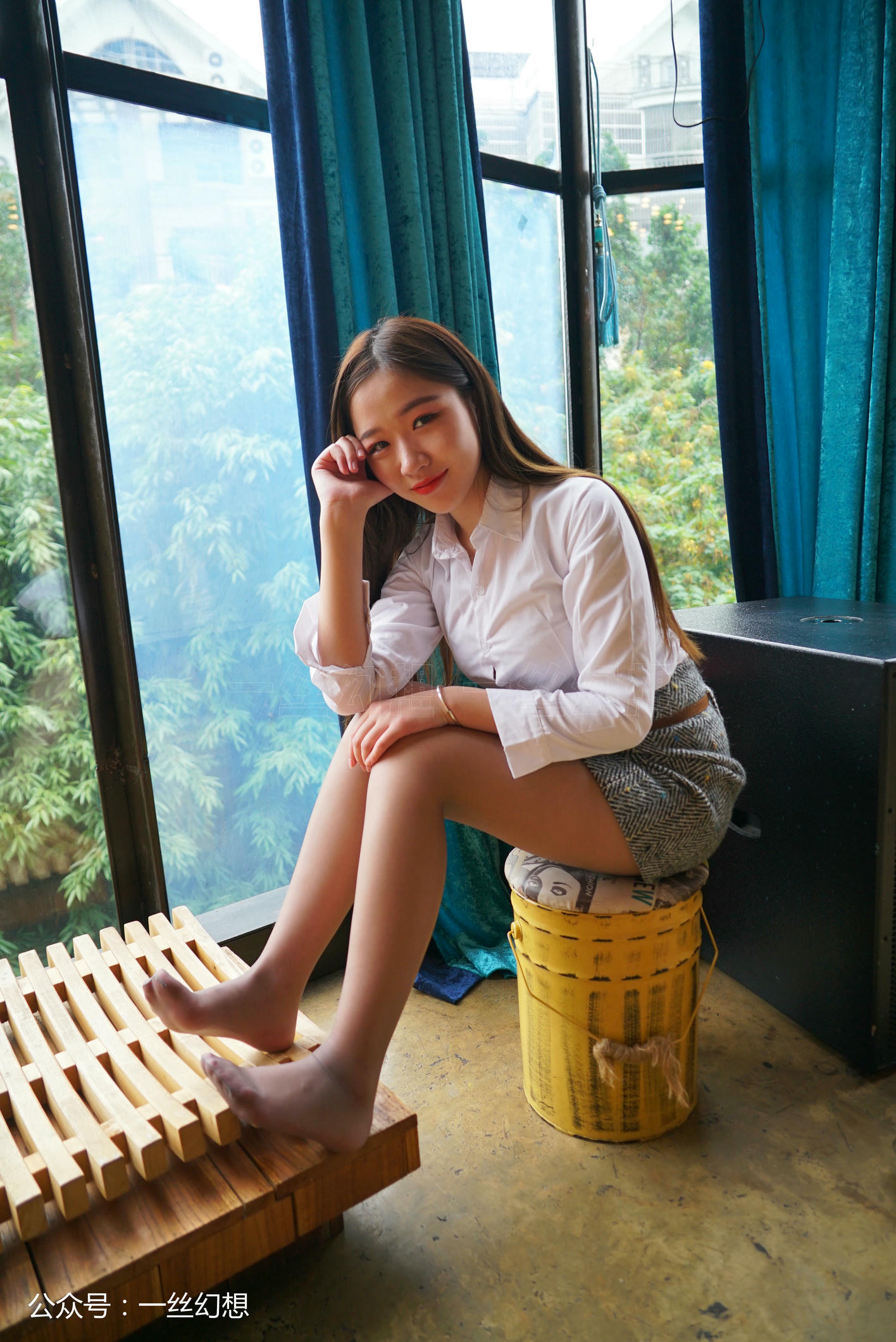 高丝女子图鉴 袜小喵×一丝幻想 NZ047 ViV [59P+64MB]_第3集