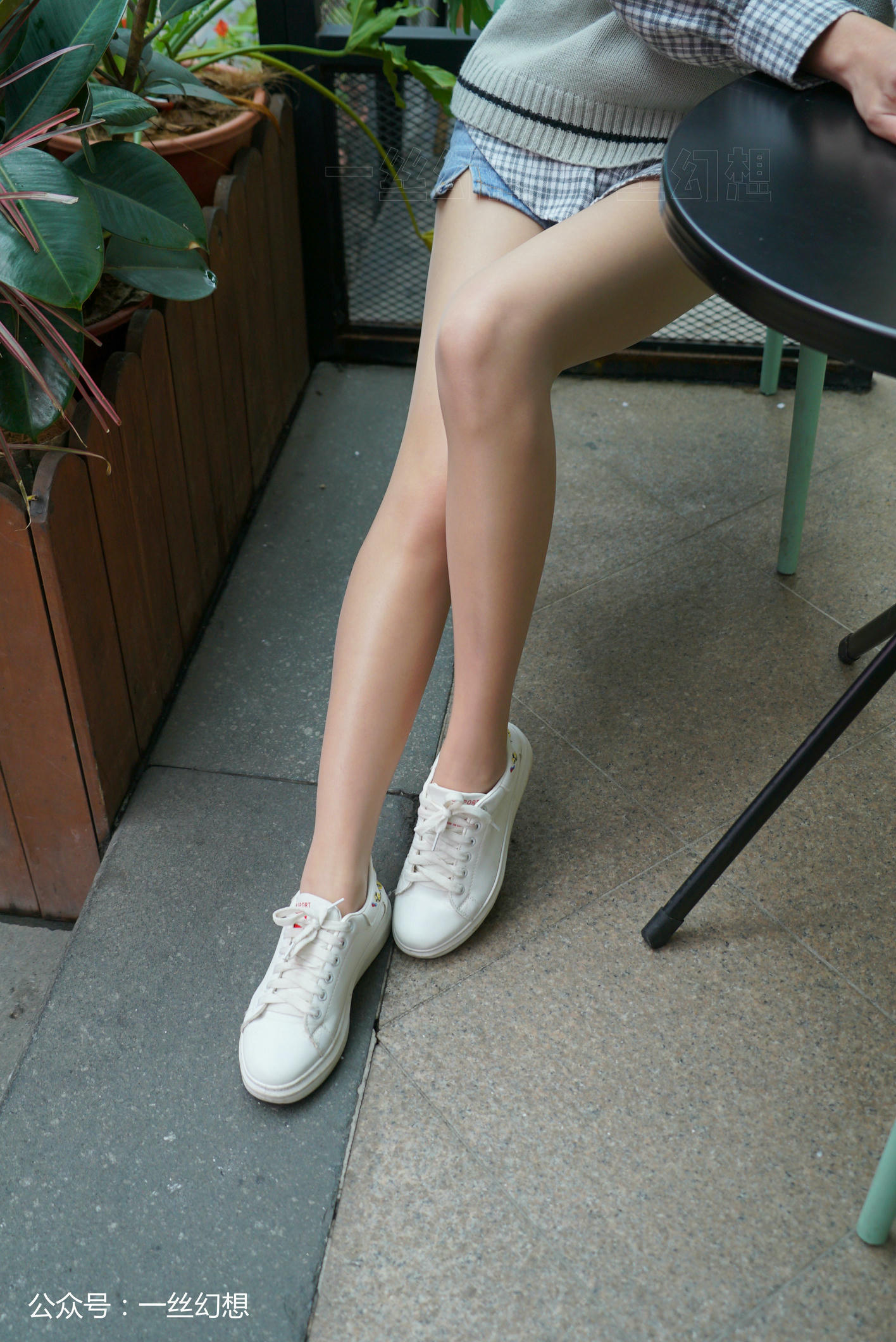 高丝女子图鉴 袜小喵×一丝幻想 NZ051 莹 [59P+75MB]_第1集