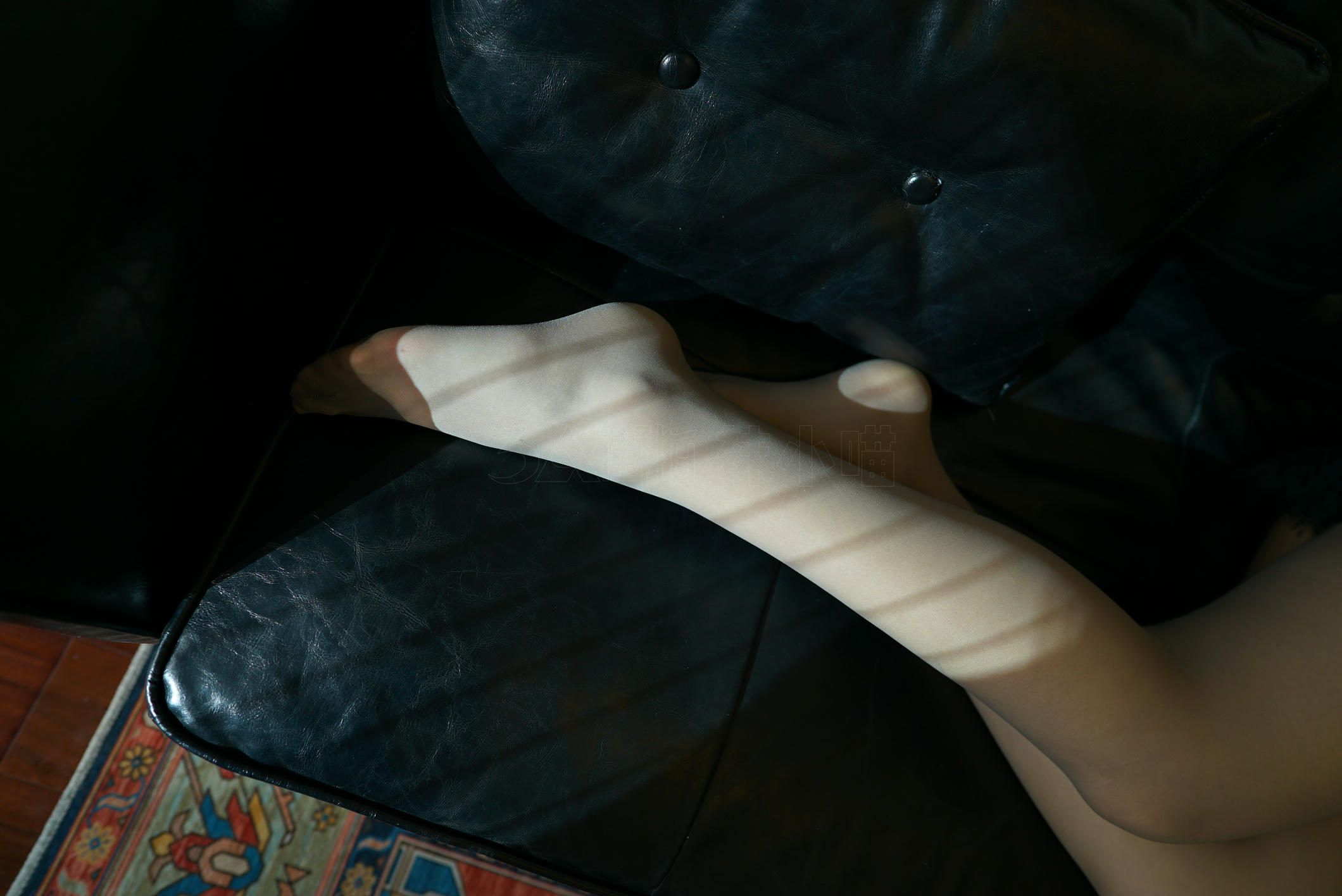 高丝女子图鉴 袜小喵×一丝幻想 NZ138 小妖精桃桃职业装 [58P+363MB]_第2集