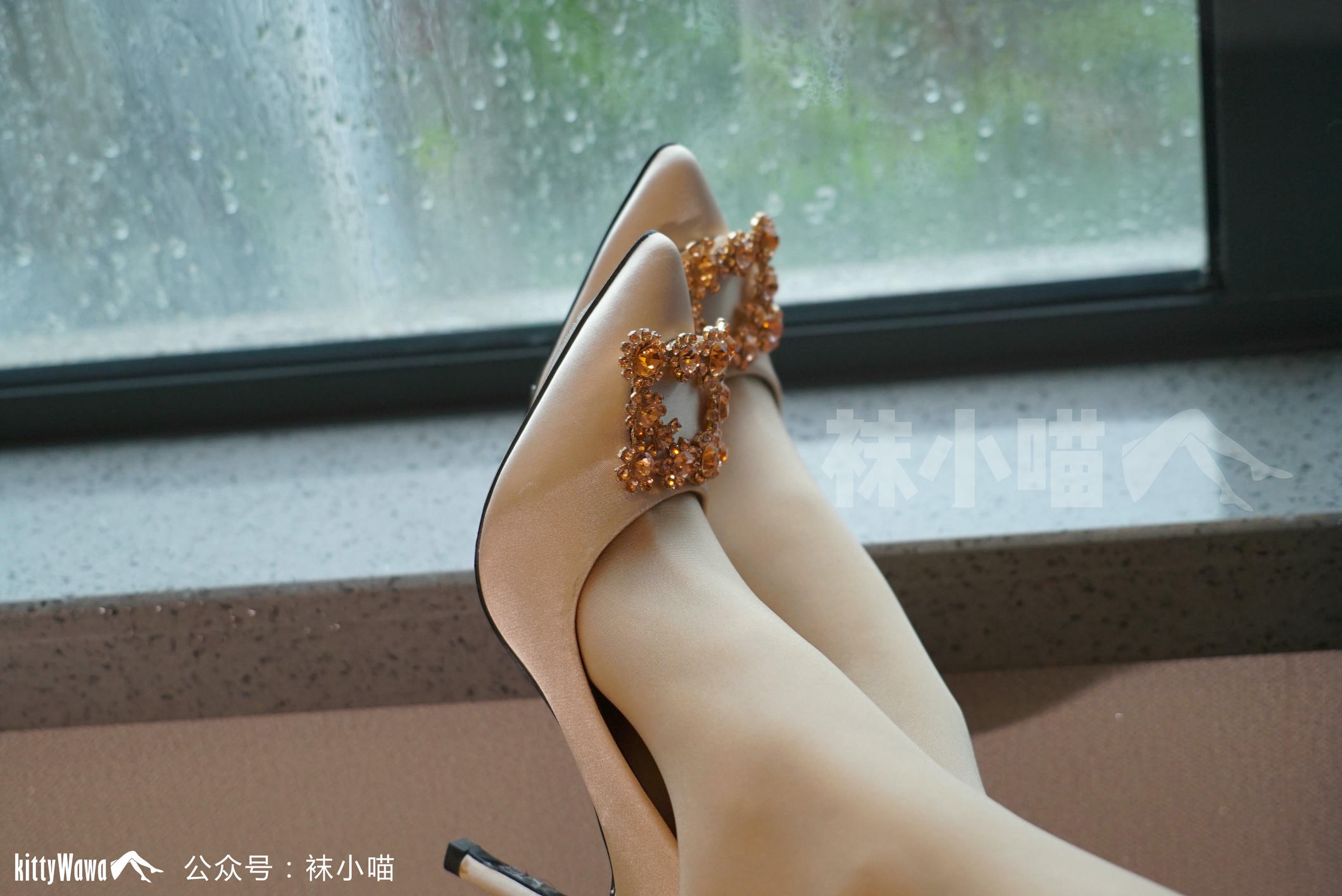 袜小喵 KT056 为雨所困的丝袜 [60P+58M]_第2集