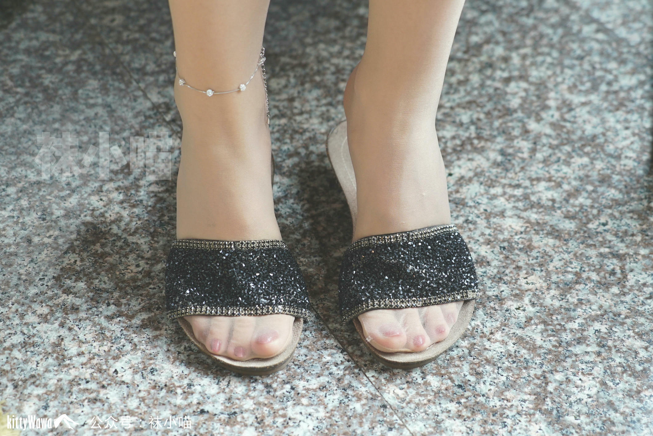 袜小喵 KT058 任性的拖鞋 [60P+46M]_第1集