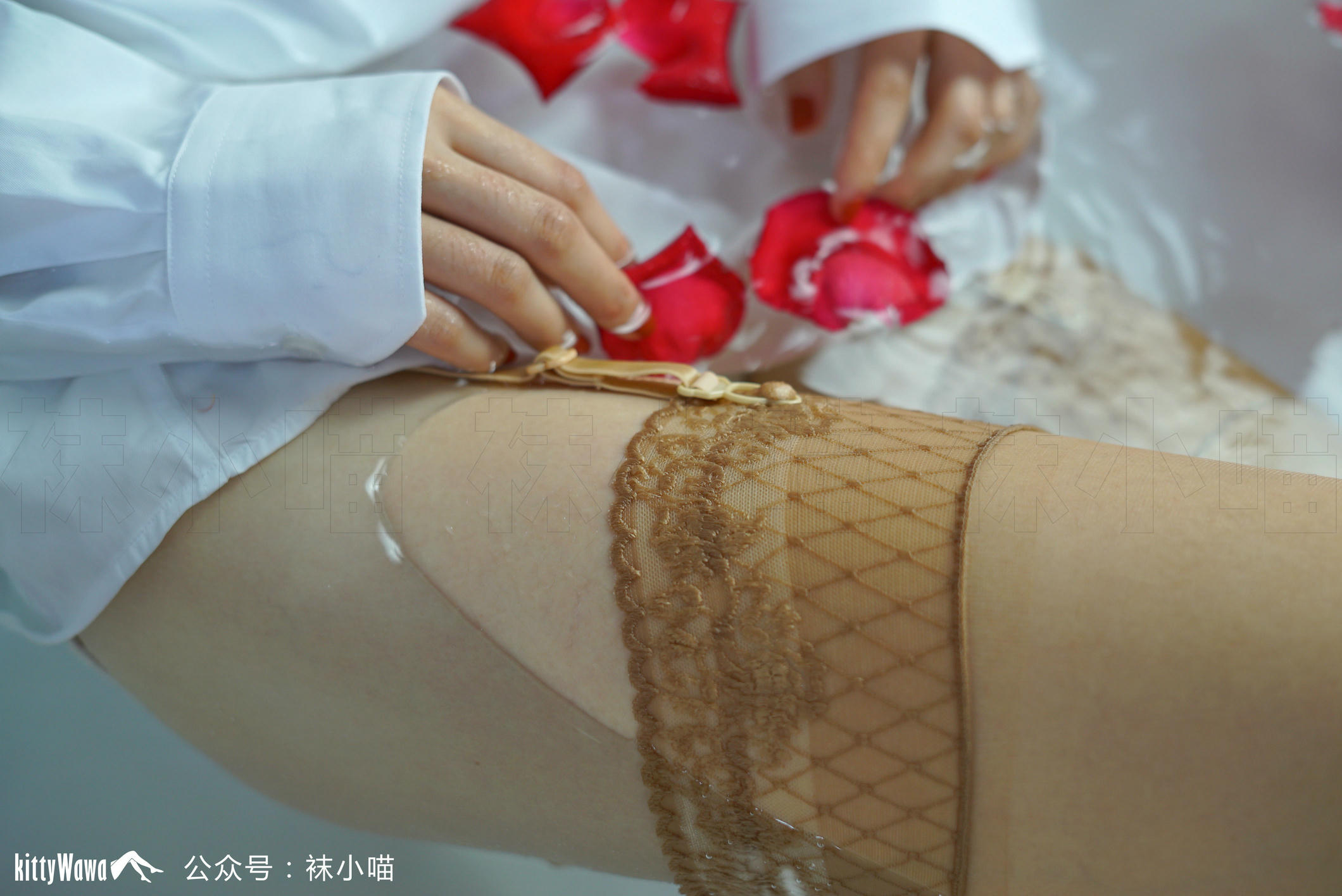 袜小喵 KT066 复古丝VS白衬衫 [61P+40M]_第3集