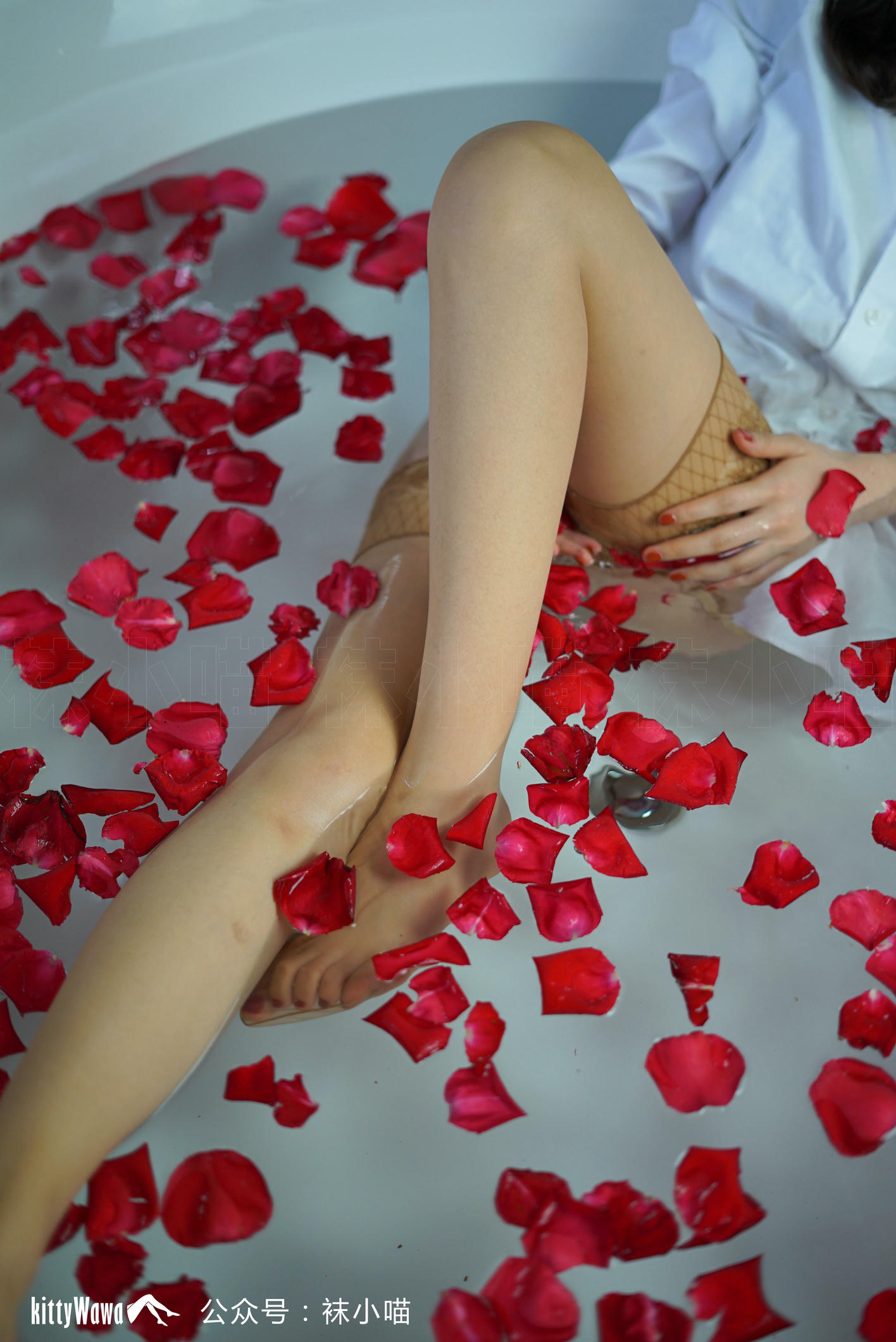 袜小喵 KT066 复古丝VS白衬衫 [61P+40M]_第3集