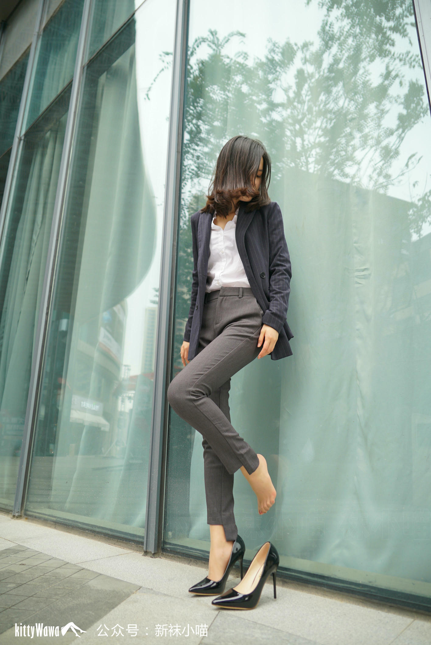 袜小喵 KT075 喵姐姐的职业装 [59P+52M]_第2集