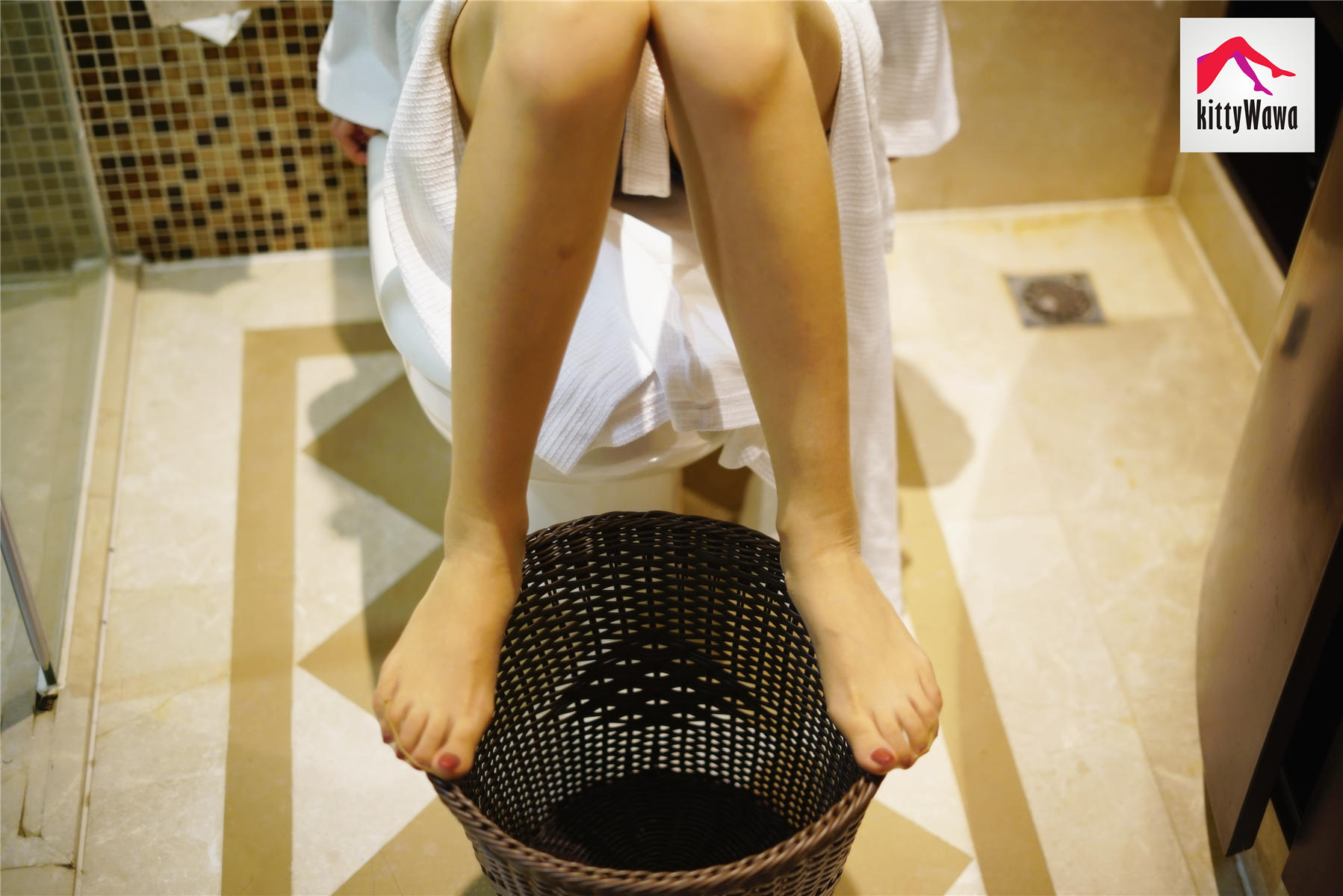 袜小喵 KT009 凳子、马桶、浴缸 [99P+19M]_第5集