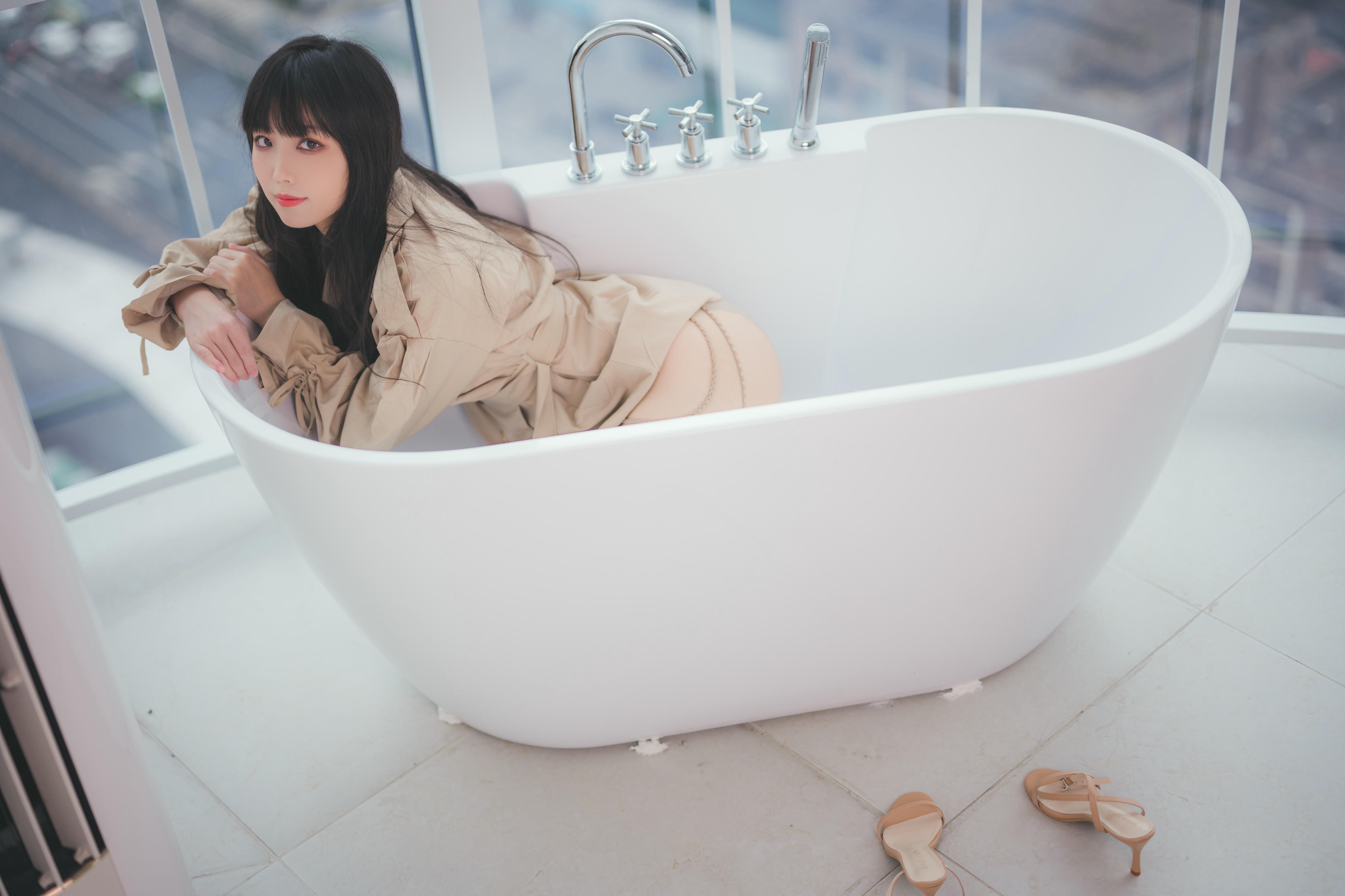 汪知子 NO.008 风衣[52P-168M]_第1集