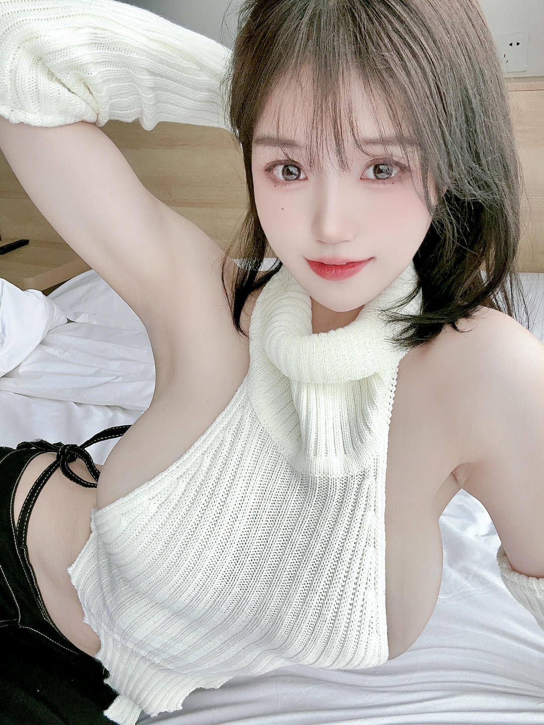 小仓千代w NO.034 2022年12月fantia会员合集 [104P+3V-371M]-2022-12-14 白色露背毛衣(_≧ω≦)10k粉感谢！ [16P-34.32MB]_第1集