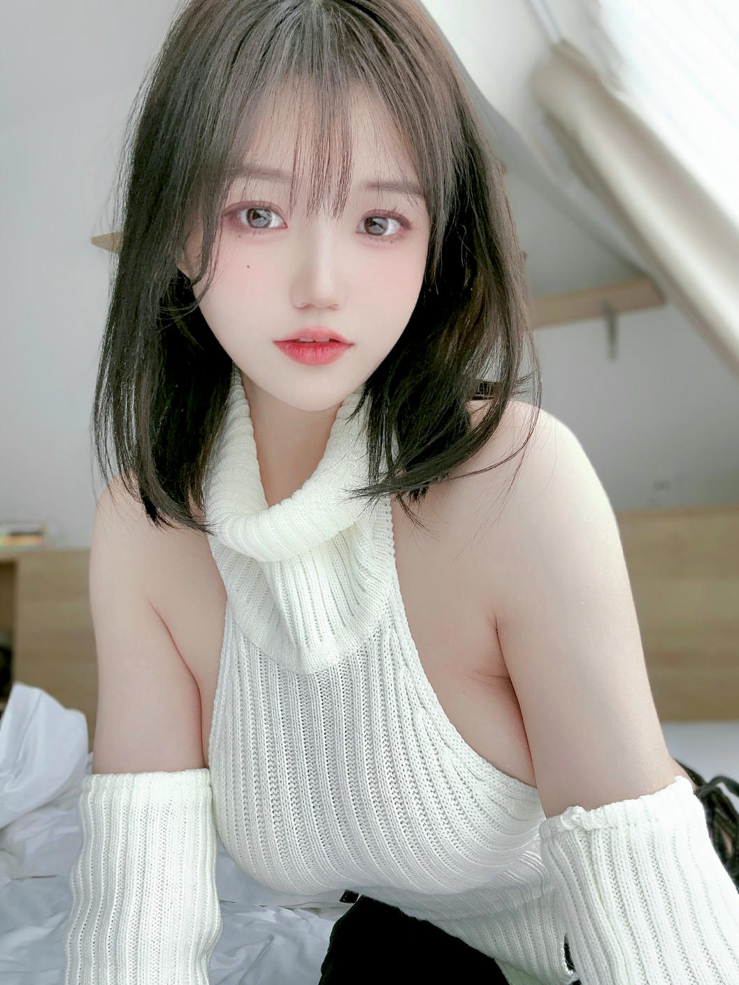 小仓千代w NO.034 2022年12月fantia会员合集 [104P+3V-371M]-2022-12-14 白色露背毛衣(_≧ω≦)10k粉感谢！ [16P-34.32MB]_第1集