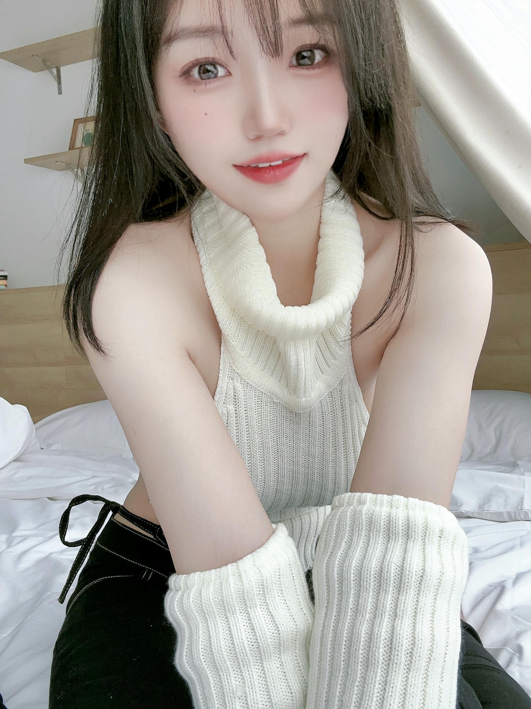 小仓千代w NO.034 2022年12月fantia会员合集 [104P+3V-371M]-2022-12-14 白色露背毛衣(_≧ω≦)10k粉感谢！ [16P-34.32MB]_第1集