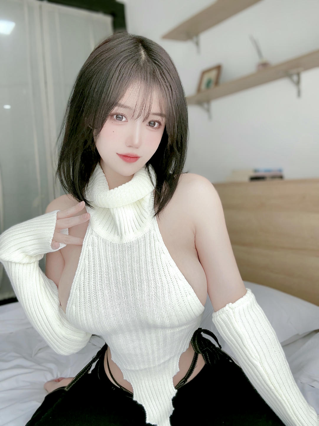 小仓千代w NO.034 2022年12月fantia会员合集 [104P+3V-371M]-2022-12-14 白色露背毛衣(_≧ω≦)10k粉感谢！ [16P-34.32MB]_第1集