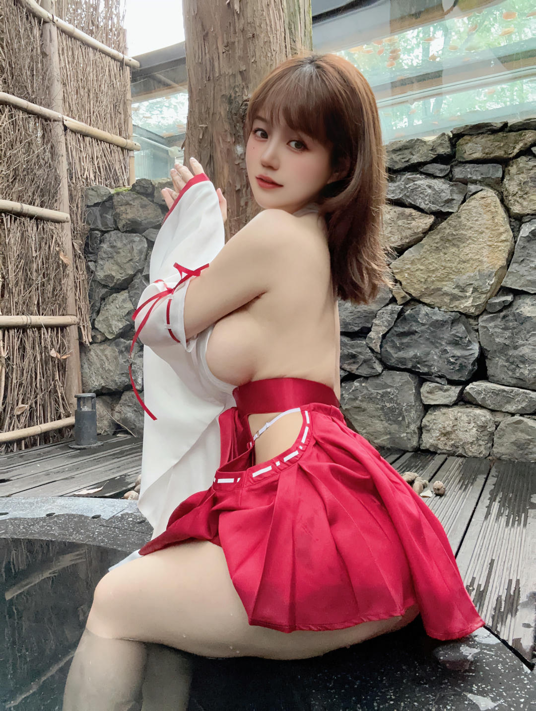 小仓千代w NO.042 23.04月fantia会员合集（全7期） [81P2V-209MB]-2023-04-06 巫女与汤池♨️ [15P-23MB]_第1集