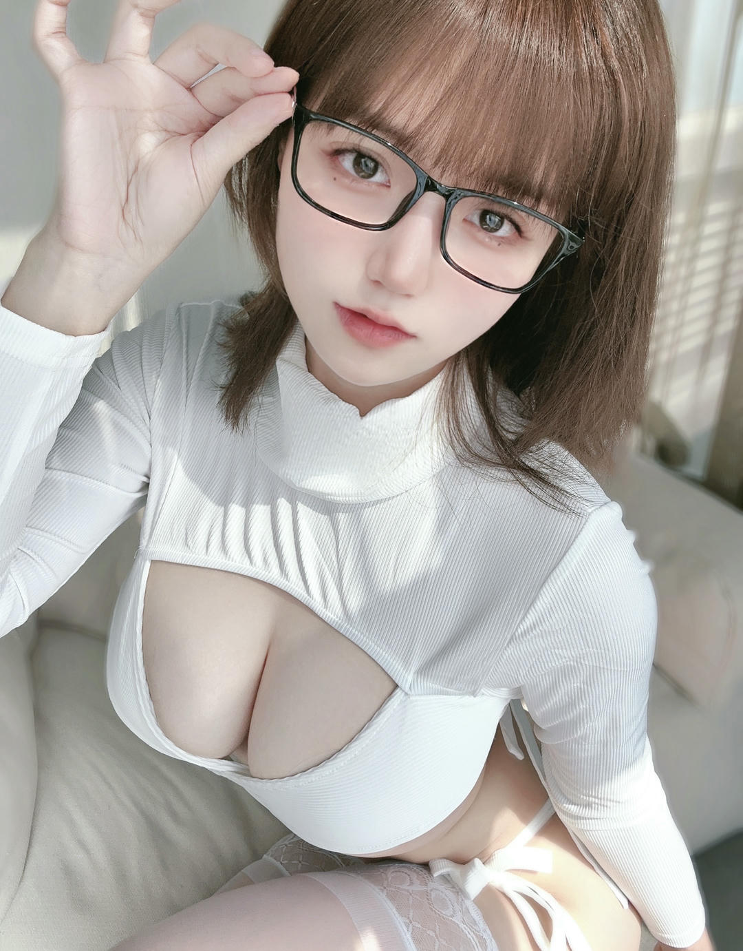 小仓千代w NO.043 23.03月会员合集（全8期）[104P-227MB]-白色绑带🕊️ [14P-17MB]_第1集