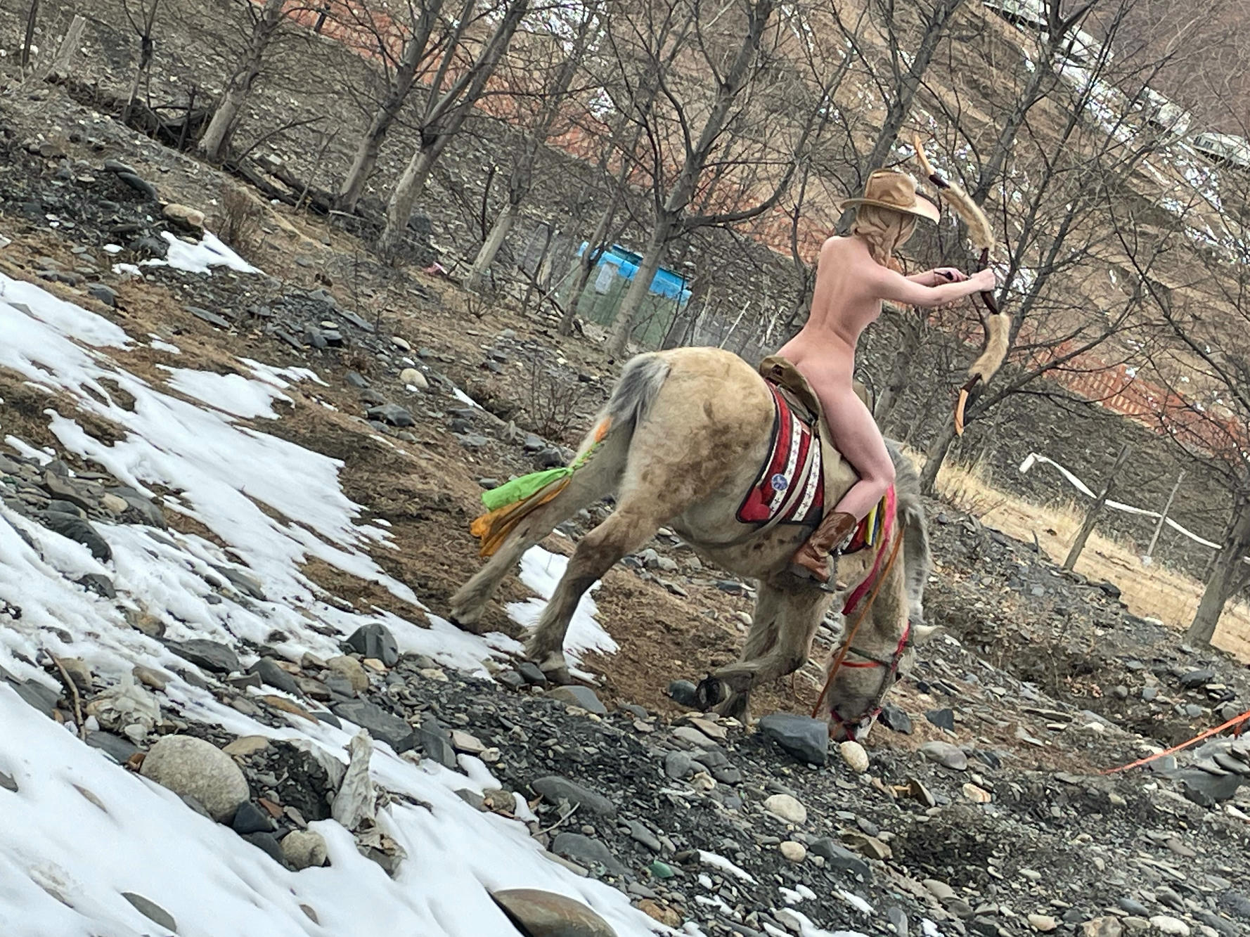 小和甜酒 NO.018 骑马 猎人 [59P1V-683MB]-花絮 [3P 1V]_第1集