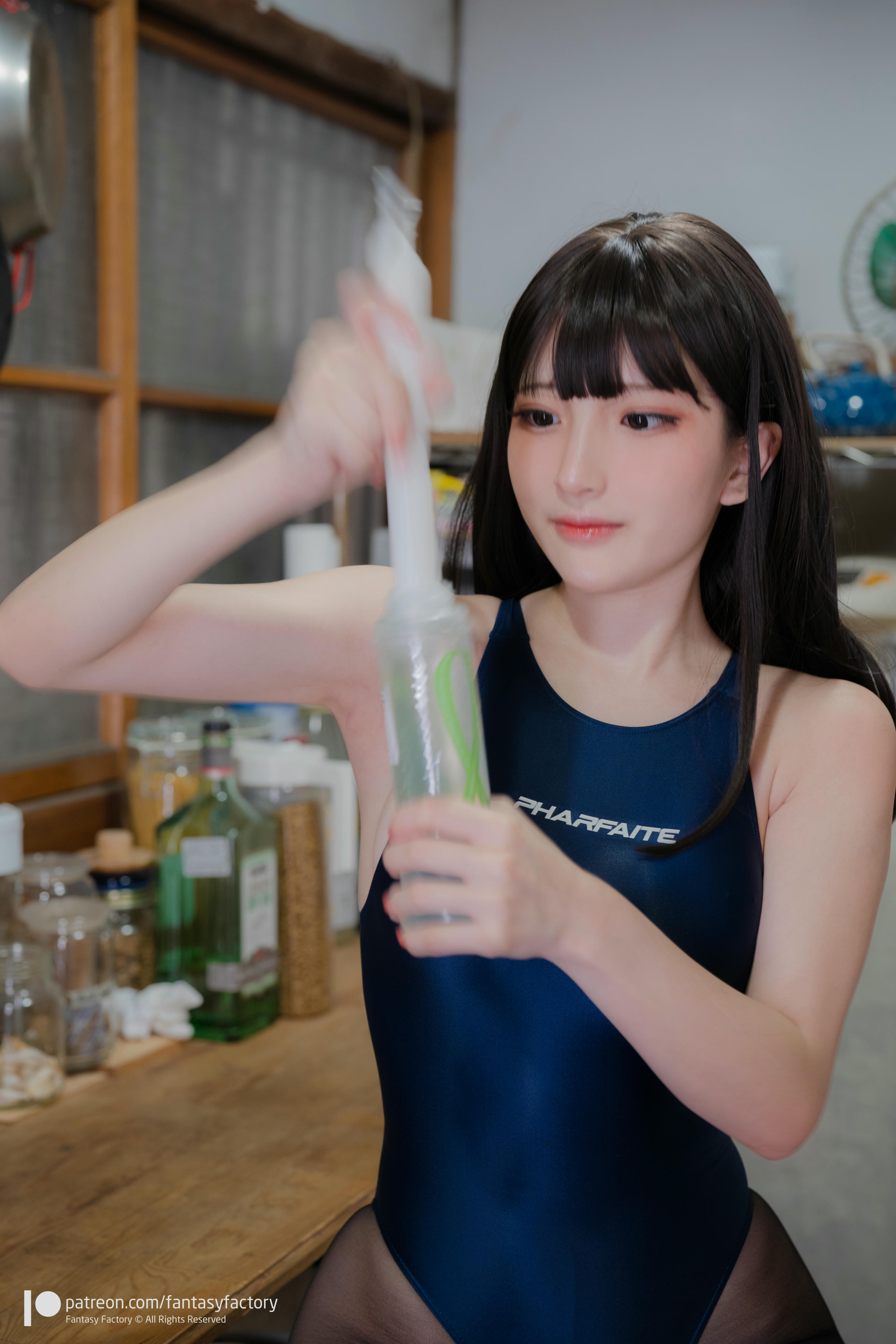 台湾写真模特fantastic小丁-Kitchen competitive swimwear_第1集