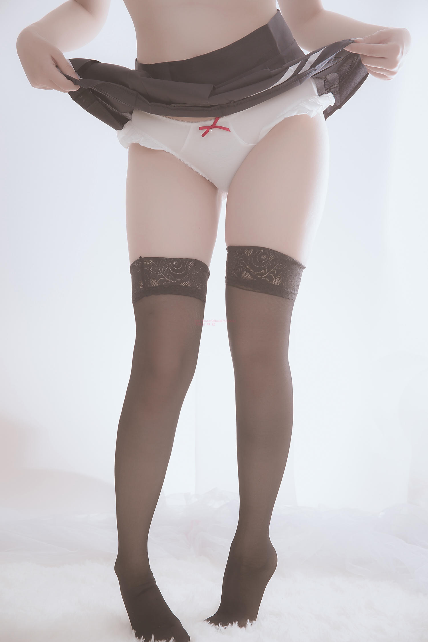 小鸟酱-VIP圖包 – 制服黑絲(43P)_第2集