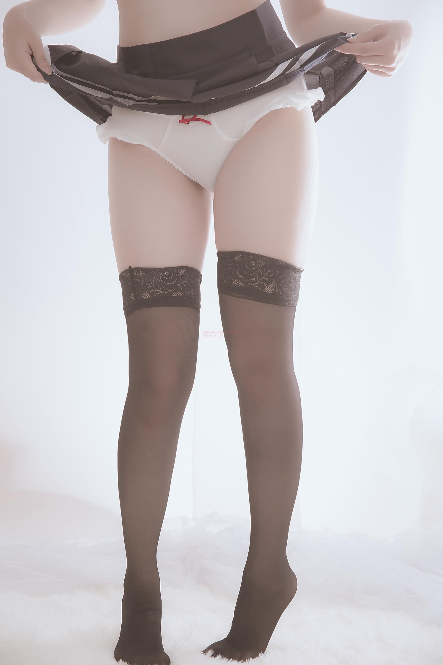 小鸟酱-VIP圖包 – 制服黑絲(43P)_第2集