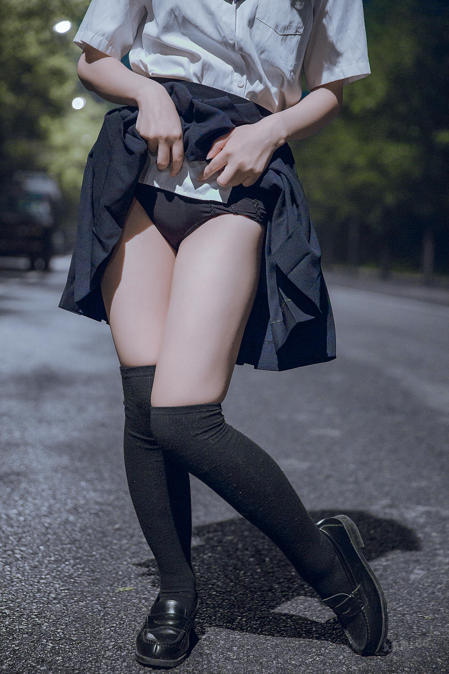 小鸟酱-豪華版pure black outdoor [42P+2V]_第2集