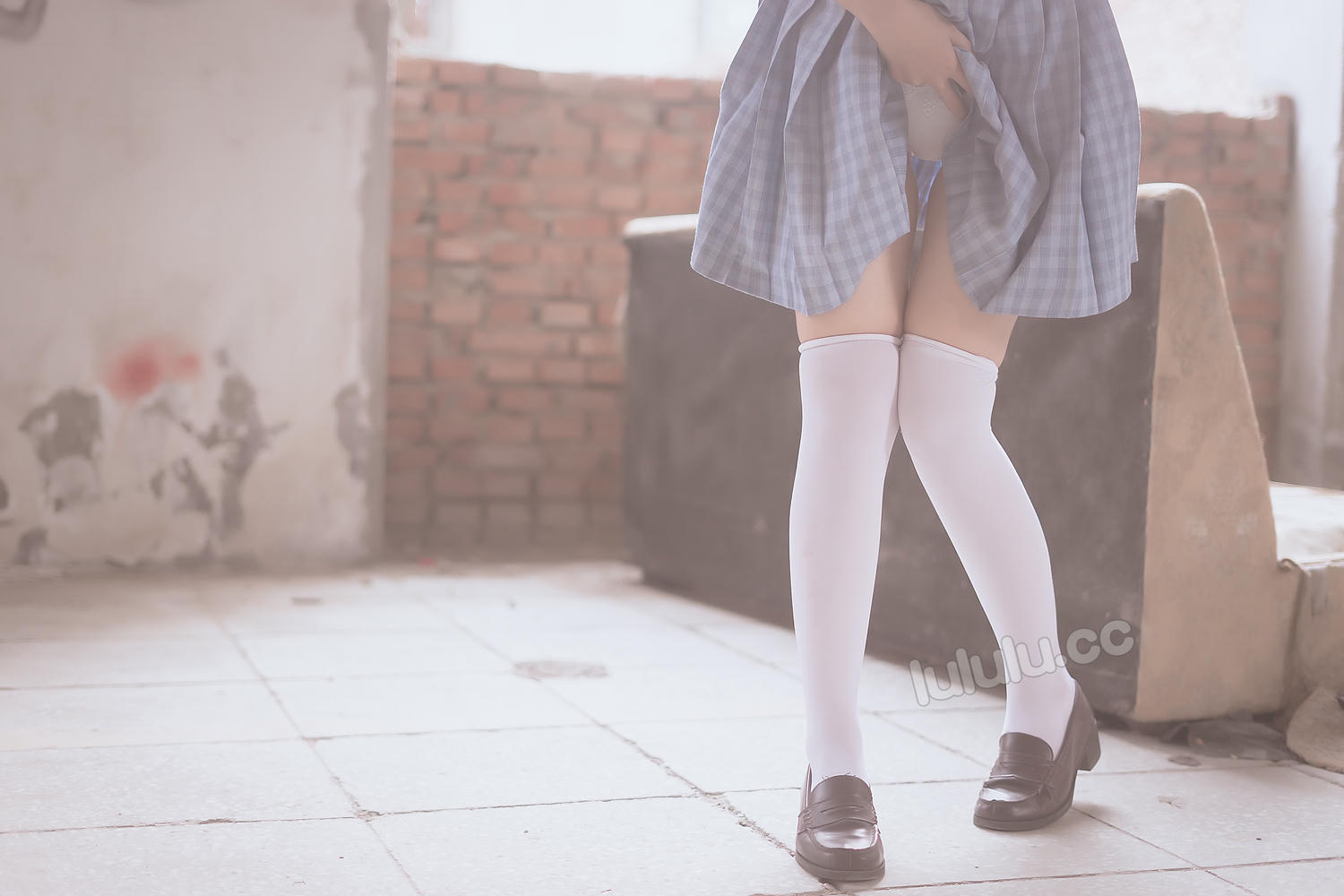 小鸟酱-豪華版pure white outdoor 2 [32P+1V]_第1集