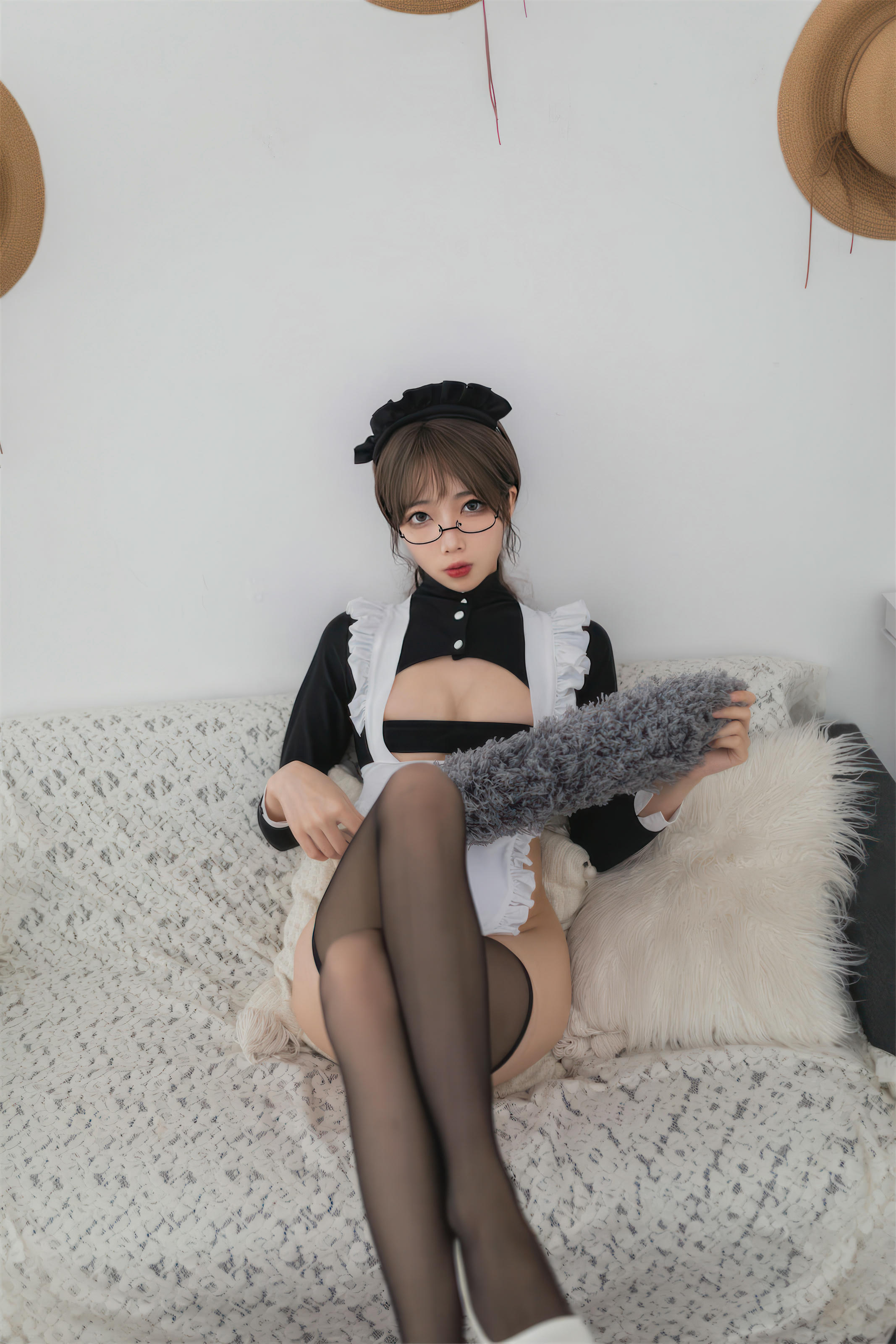 杏仁曲奇 NO.010 眼镜娘高叉女仆[35P-190.9M]_第1集