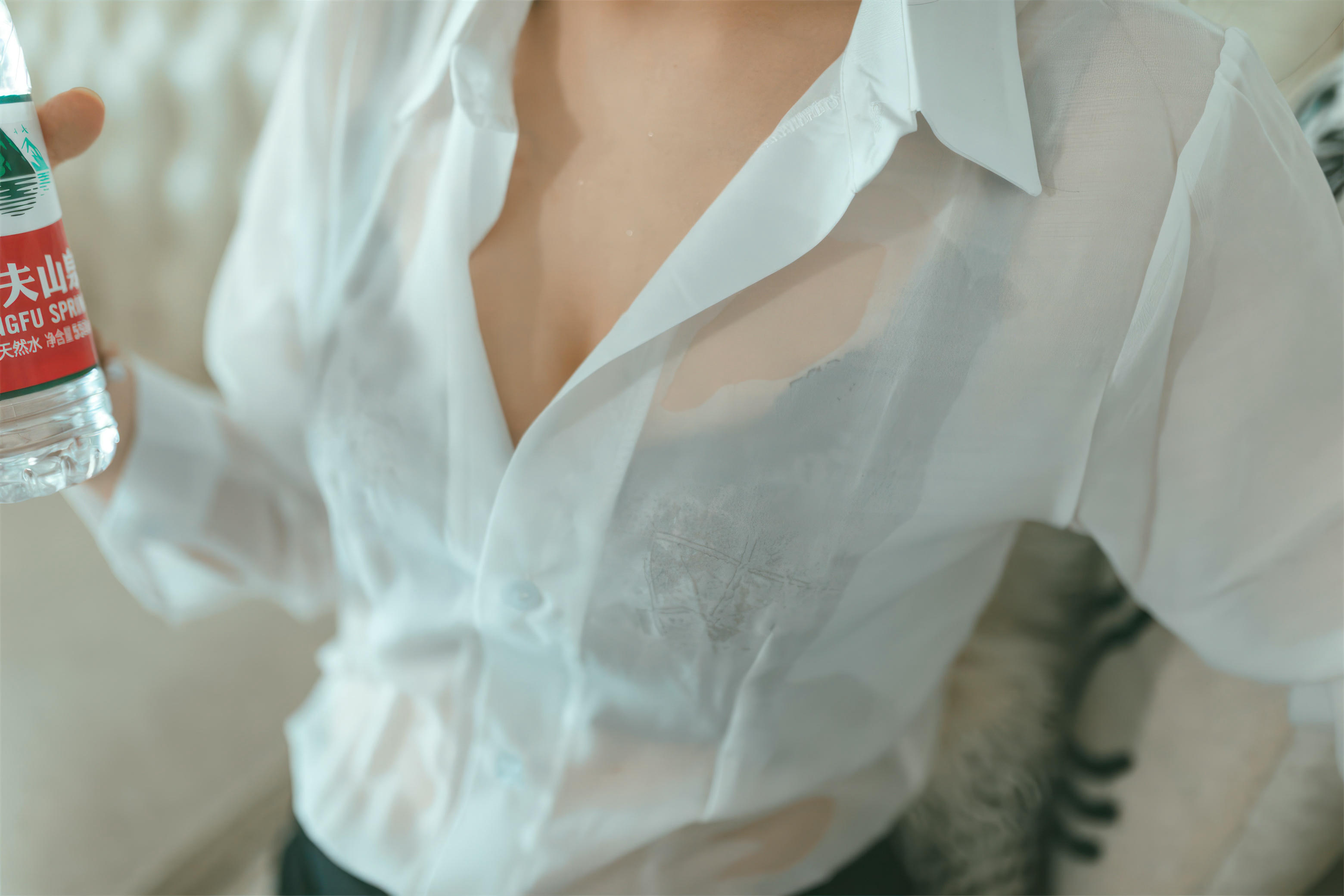 杏仁曲奇 NO.011 OL额外时间 [61P-315MB]_第2集