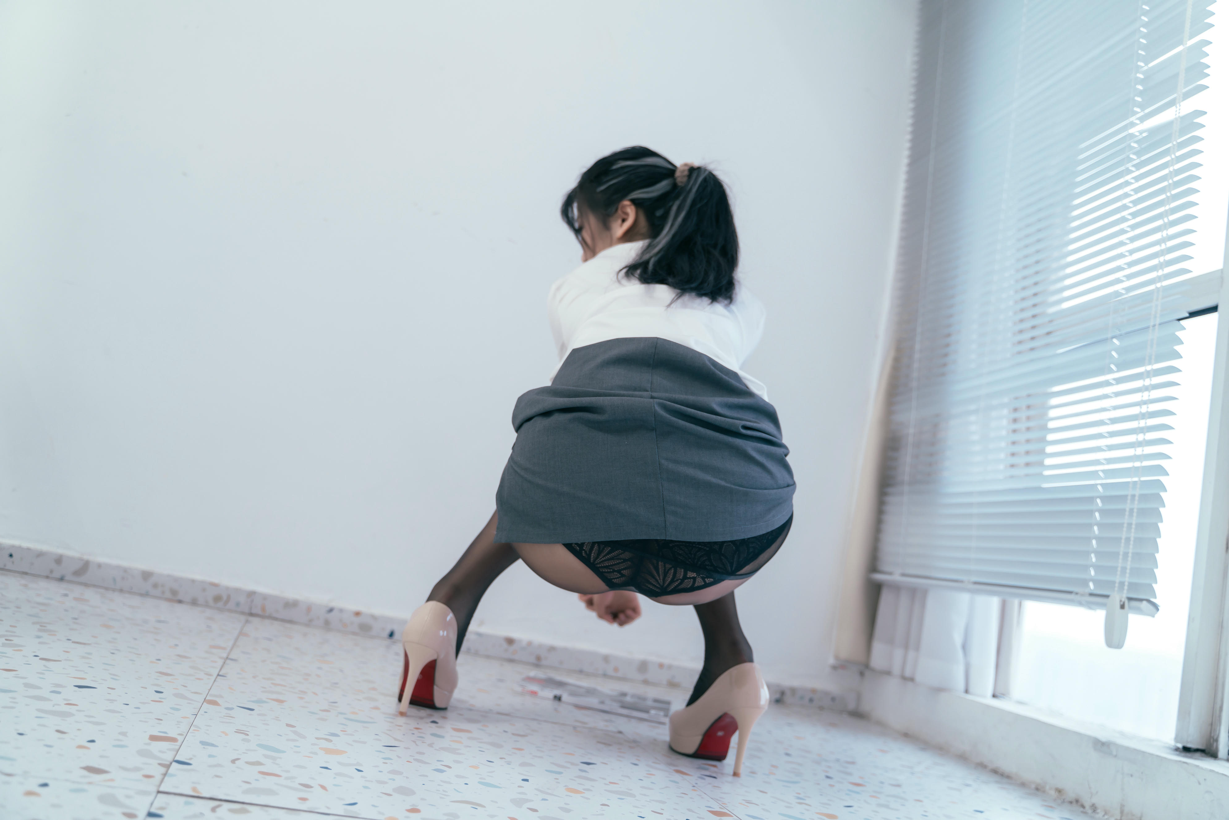 轩萧学姐 NO.008 OL [34P-556MB]_第1集