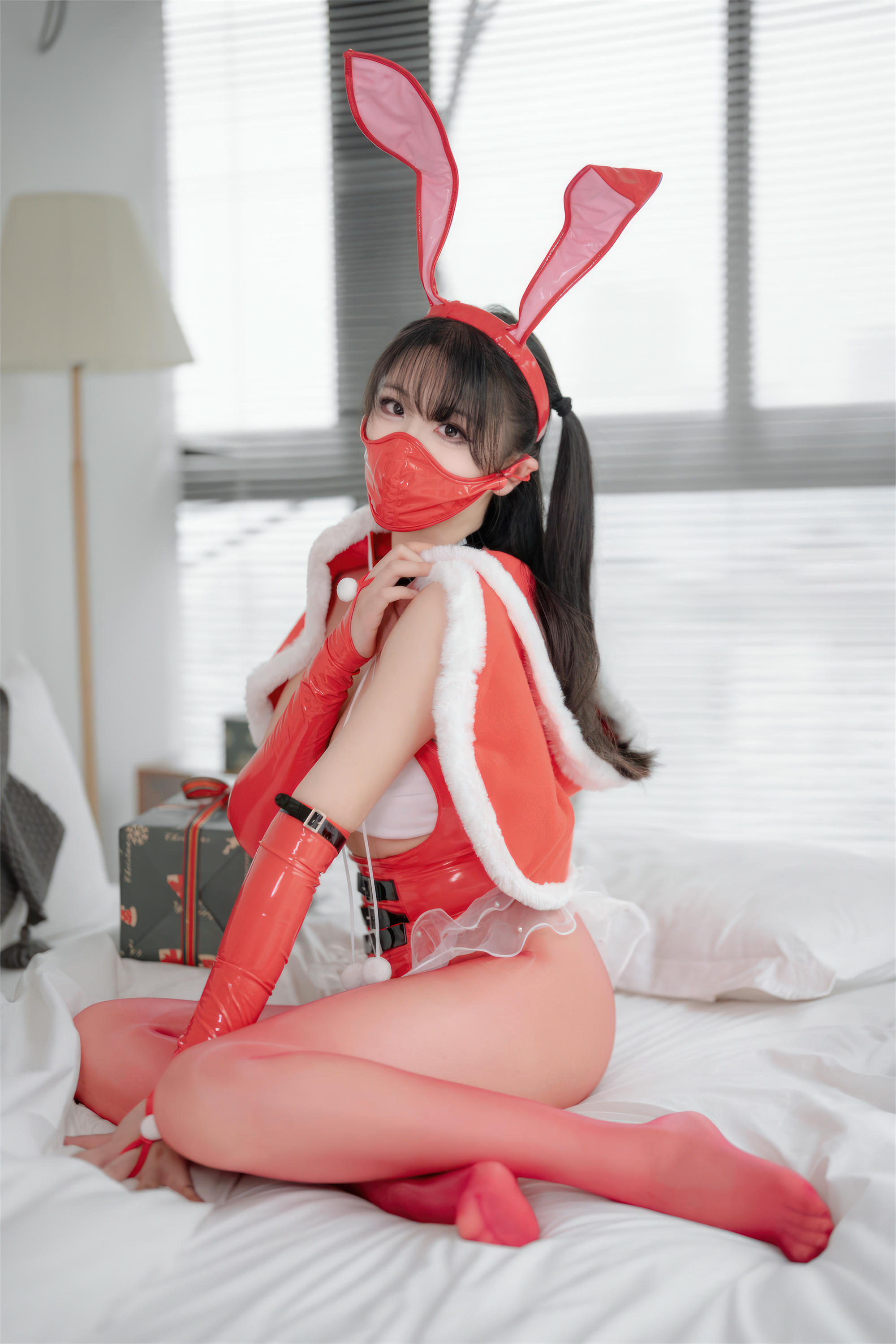 轩萧学姐 NO.086 2024圣诞红丝兔女郎[45P-281.9M]_第1集