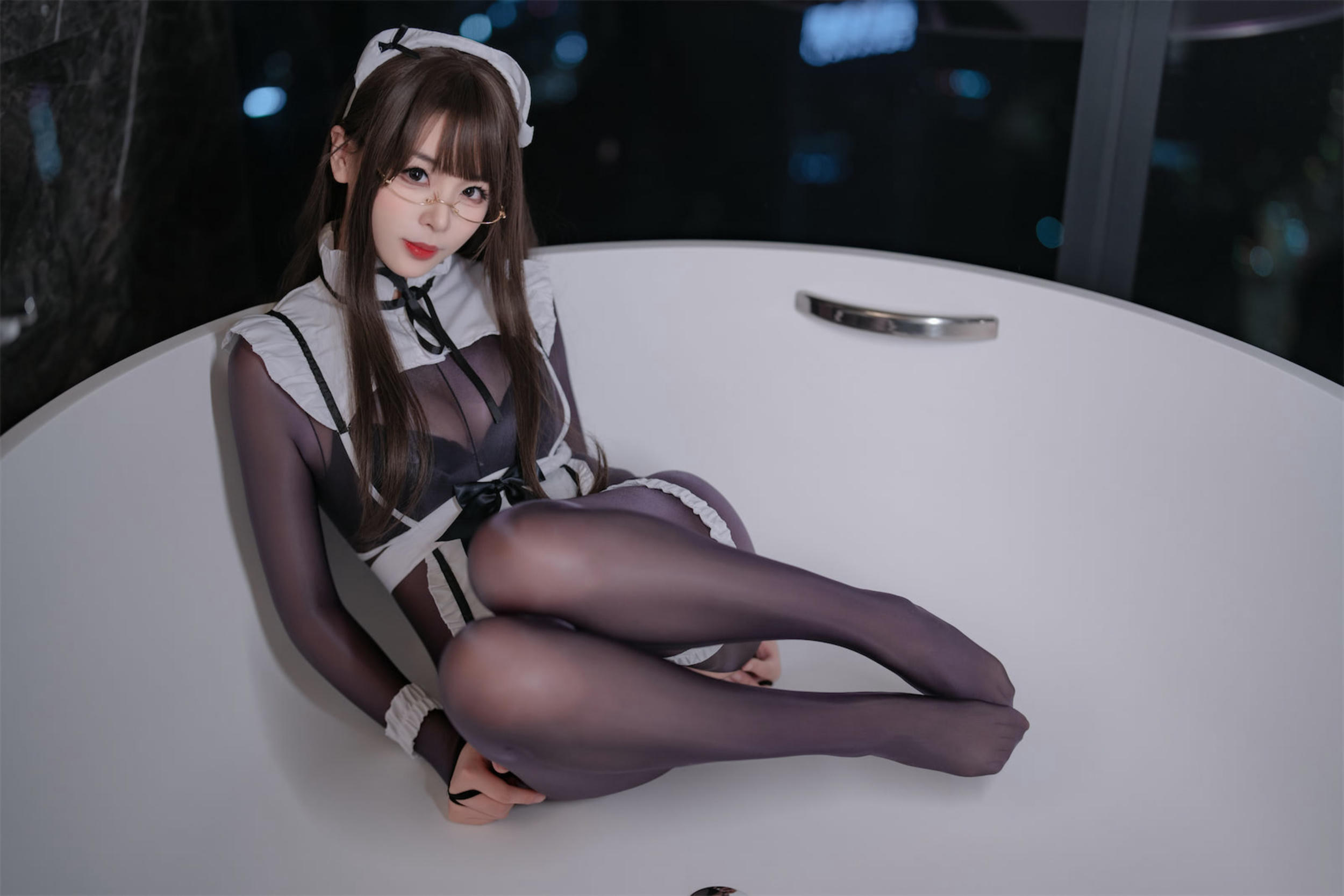 轩萧学姐 NO.087 连体丝女仆[90P 367.9M]_第1集