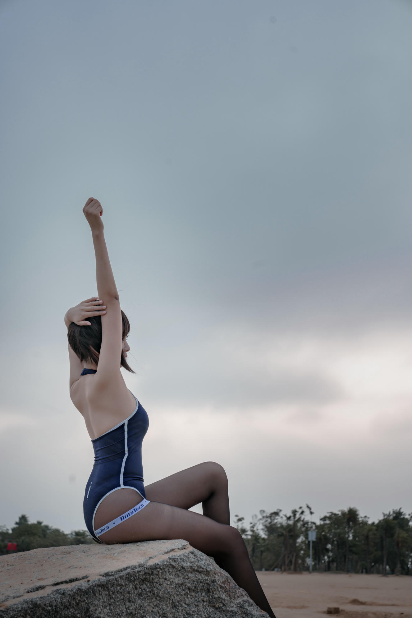 轩萧学姐 NO.017 沙滩竞泳 [45P-68MB]_第2集