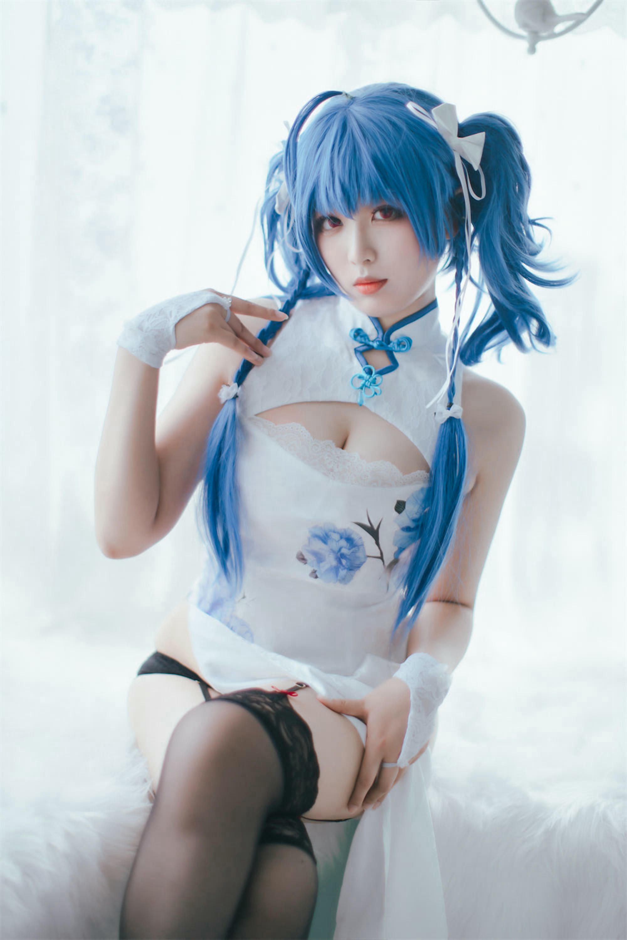 轩萧学姐 NO.022 圣路易斯旗袍 [42P-190MB]_第1集