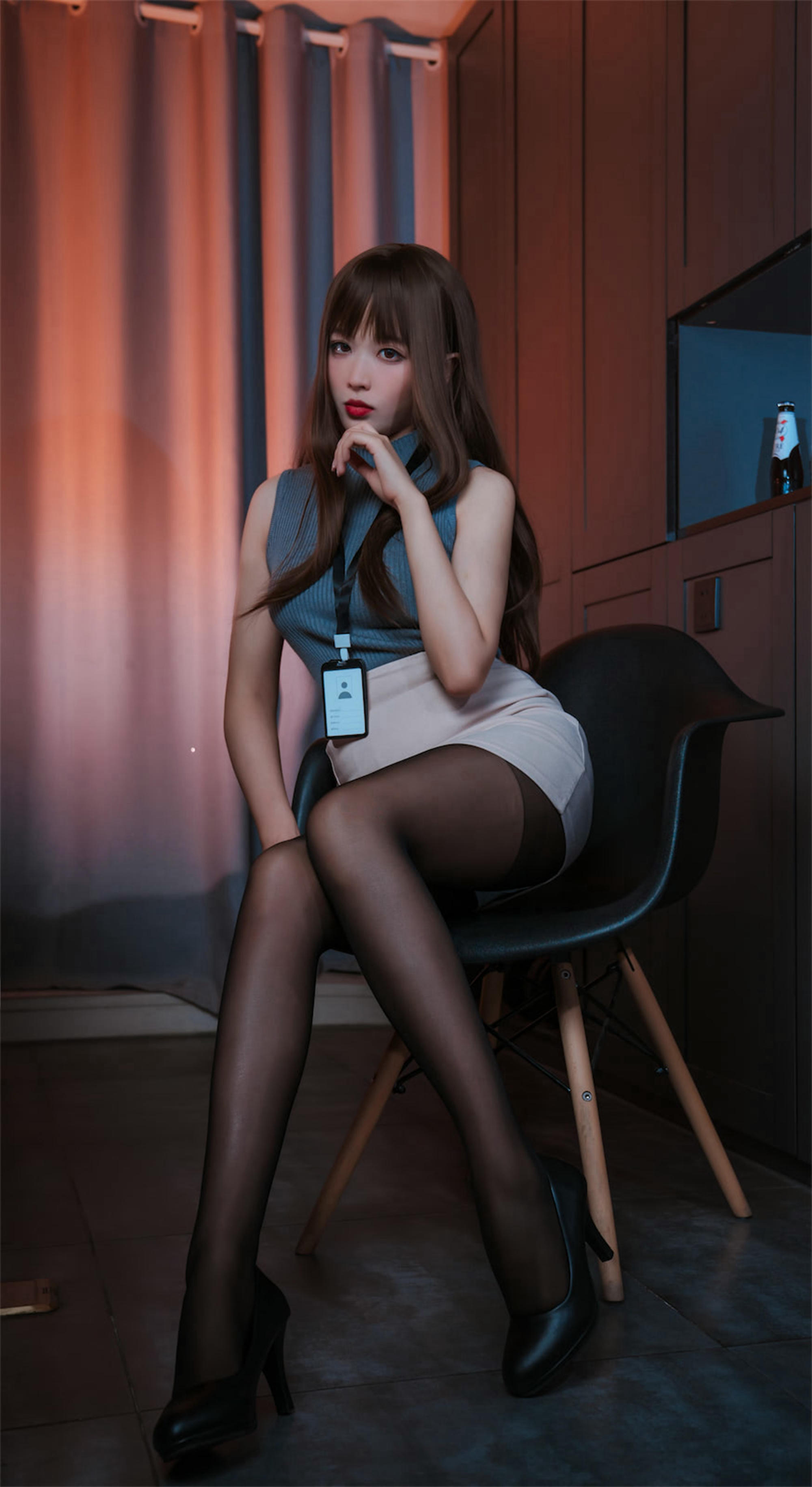 轩萧学姐 NO.023 微醺喝醉了ol [57P222M]_第1集