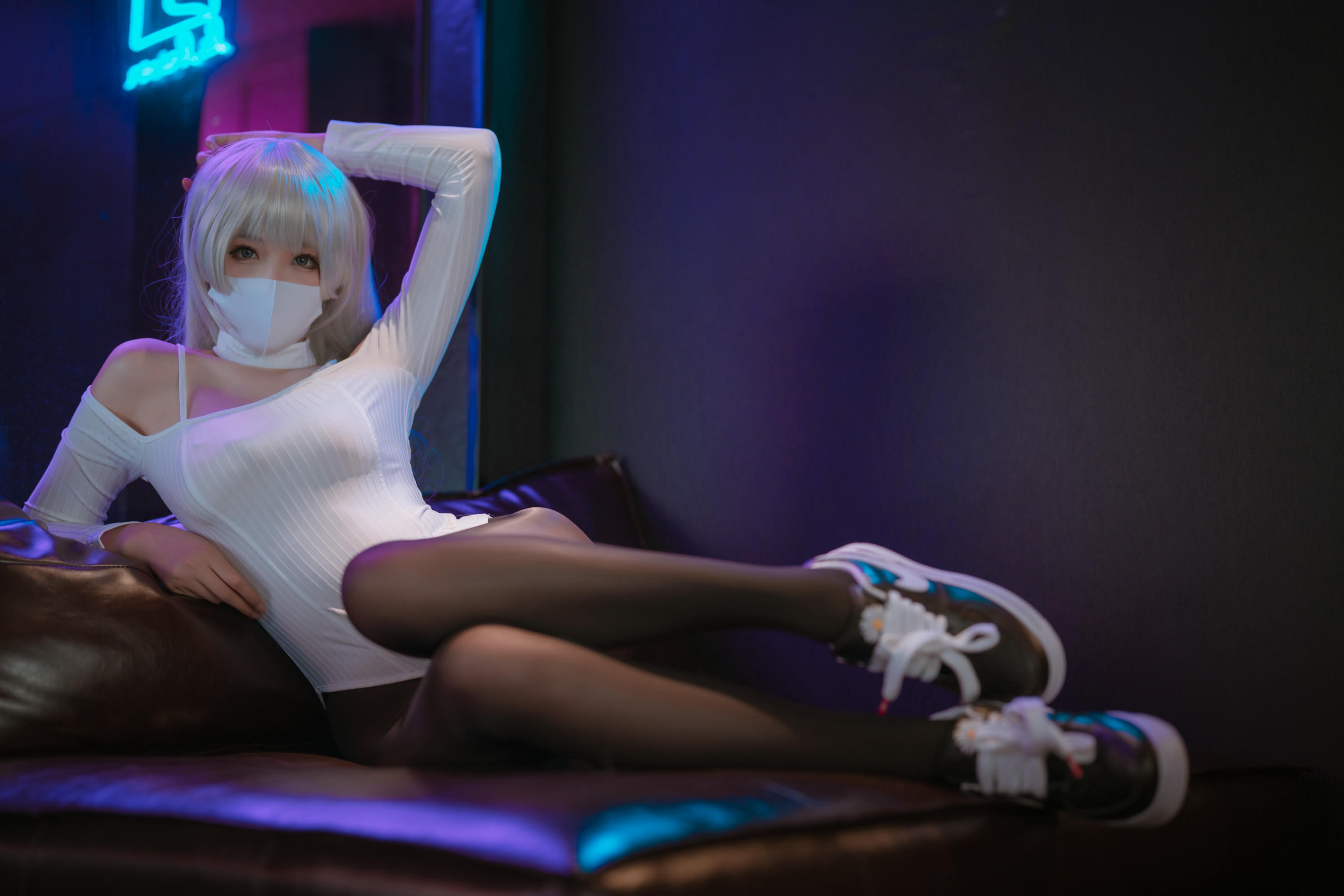 轩萧学姐 NO.027 高开叉运动鞋 茑 [68P-162MB]-正片_第2集