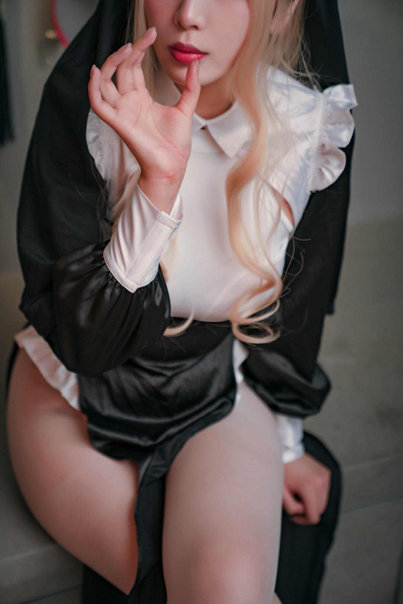 轩萧学姐 NO.031 修女 [49P2V-216MB]_第1集