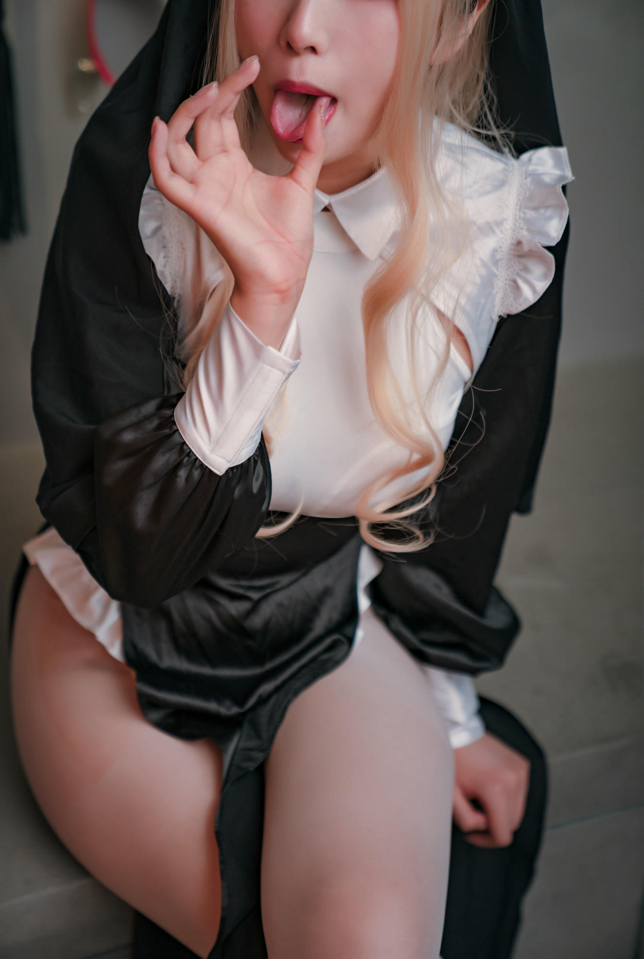 轩萧学姐 NO.031 修女 [49P2V-216MB]_第1集