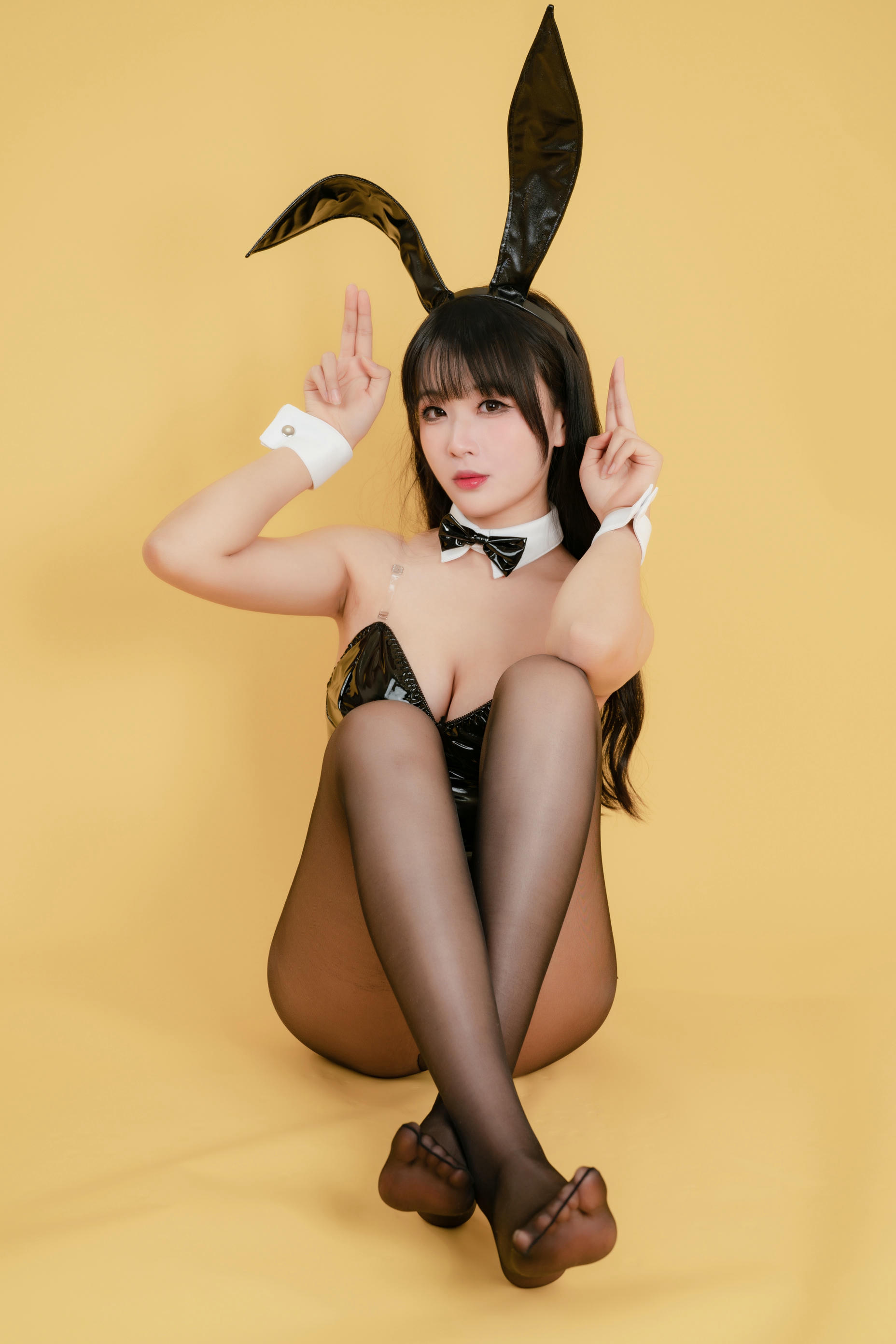 轩萧学姐 NO.044 新春福兔 黑兔女郎 [20P-45MB]_第1集