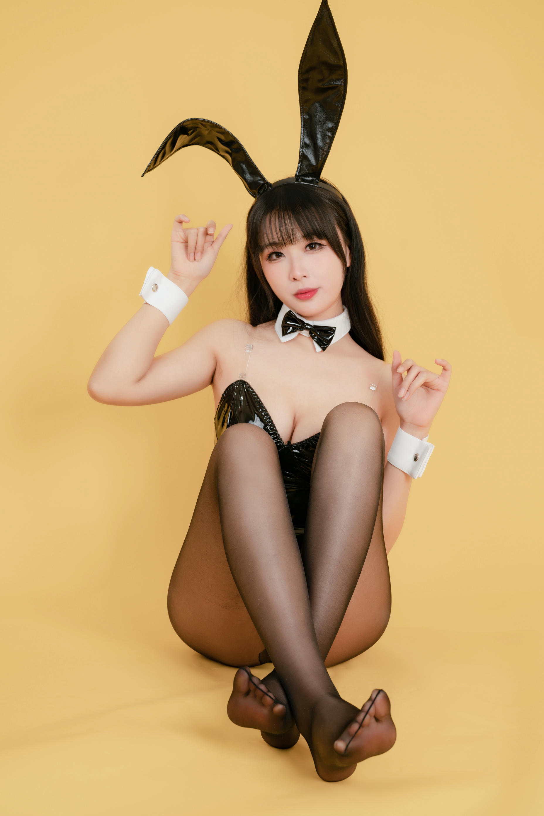 轩萧学姐 NO.044 新春福兔 黑兔女郎 [20P-45MB]_第1集