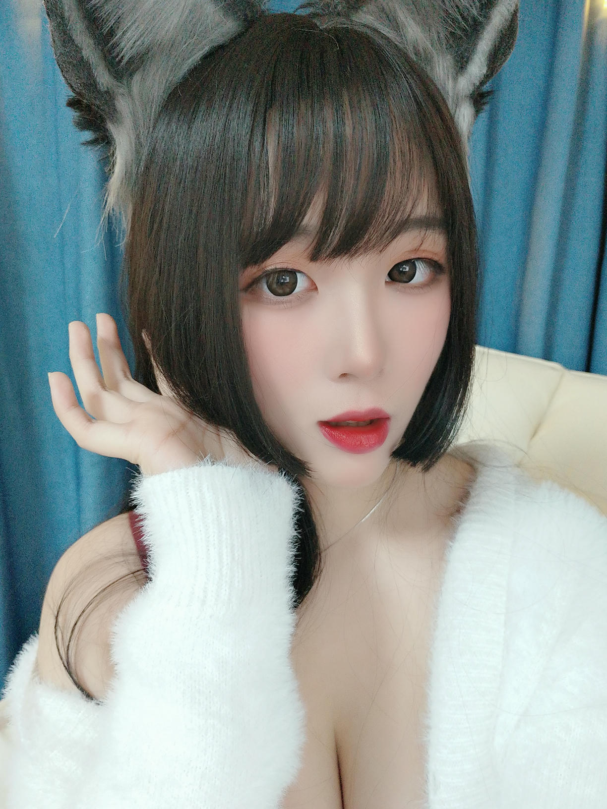 轩萧学姐 NO.005 犬系小姐姐 [15P3V-270MB]_第1集