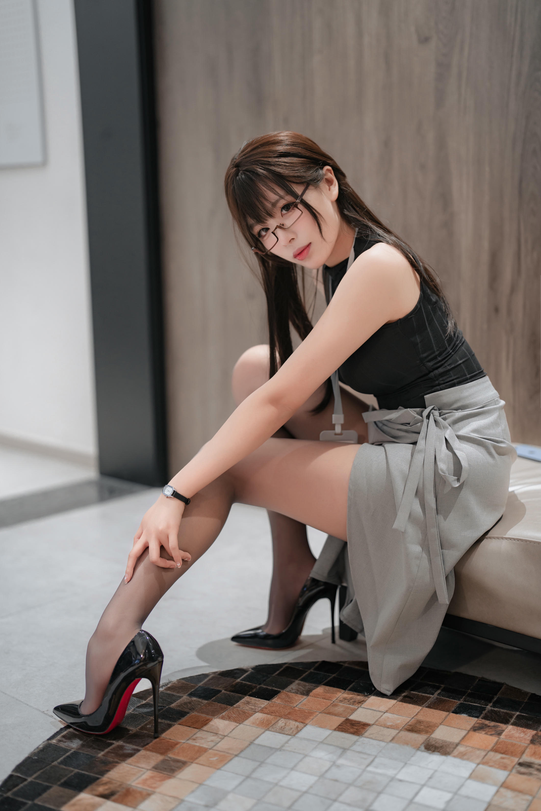 轩萧学姐 NO.046 眼镜娘OL [85P3V-1.29GB]-正片_第3集