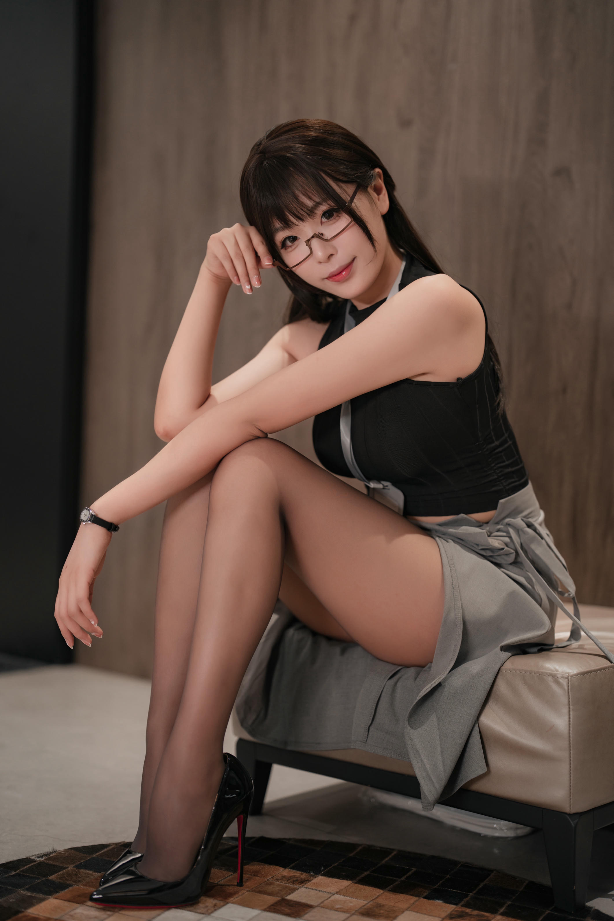 轩萧学姐 NO.046 眼镜娘OL [85P3V-1.29GB]-正片_第1集