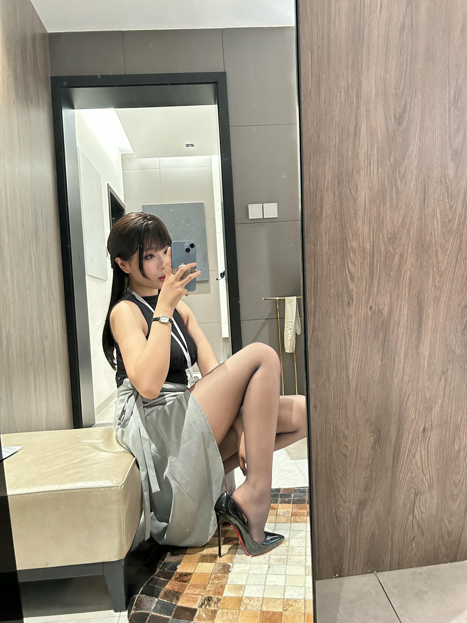 轩萧学姐 NO.046 眼镜娘OL [85P3V-1.29GB]-眼镜娘预售赠品自拍_第1集