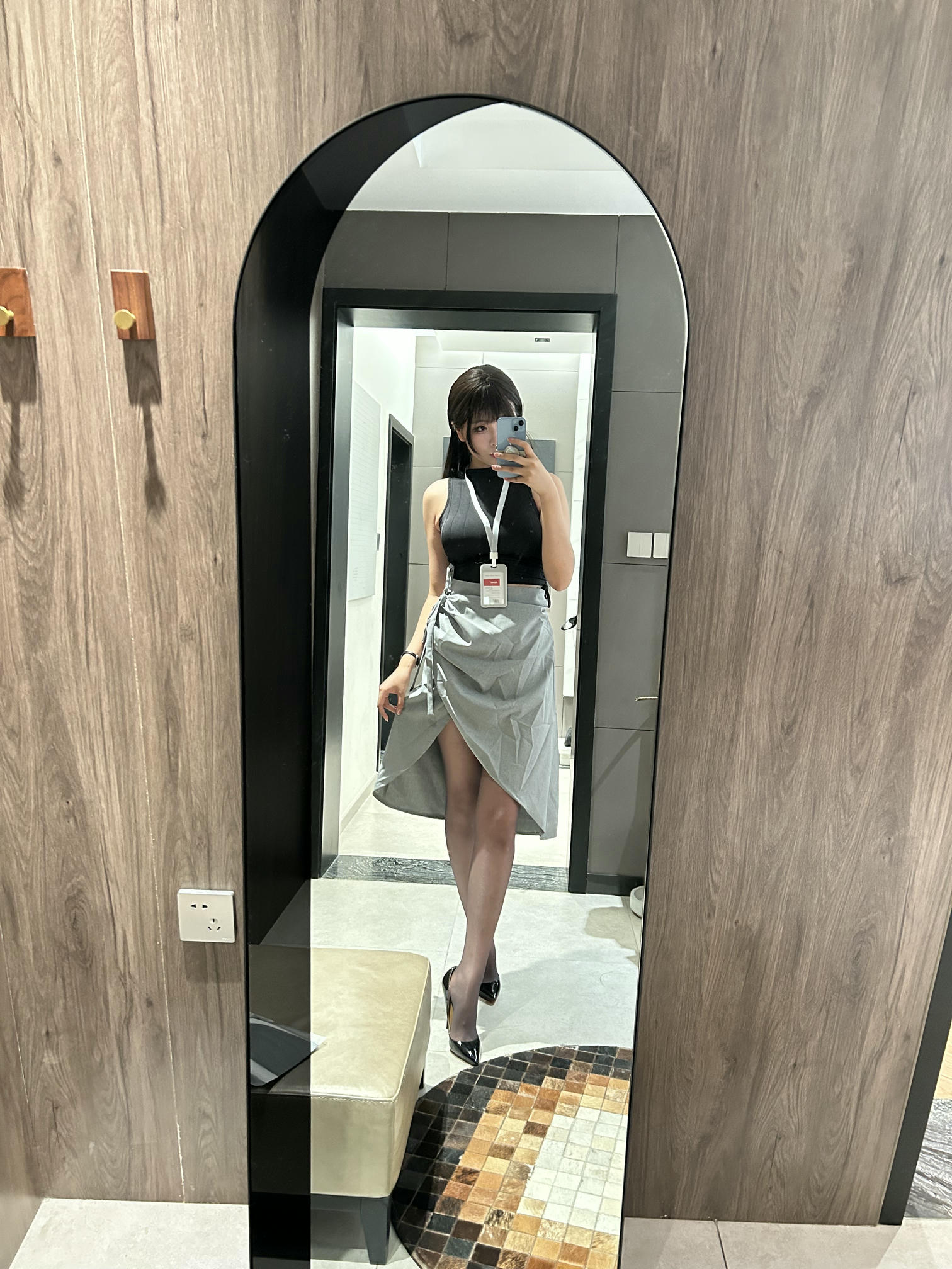 轩萧学姐 NO.046 眼镜娘OL [85P3V-1.29GB]-眼镜娘预售赠品自拍_第1集