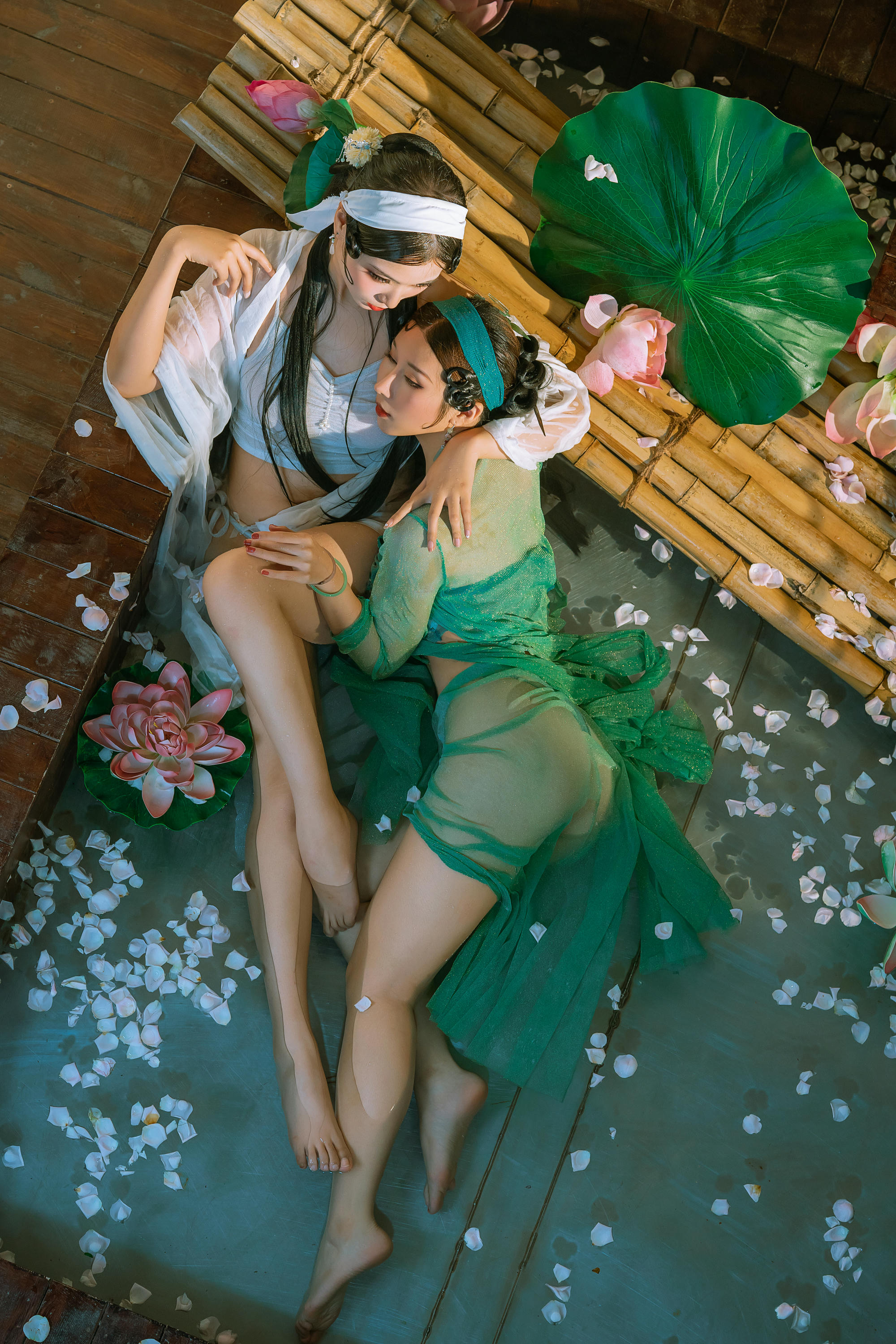 轩萧学姐 NO.048 &云溪溪 奶桃桃 白娘子&青蛇 [26P1V 415MB]_第1集