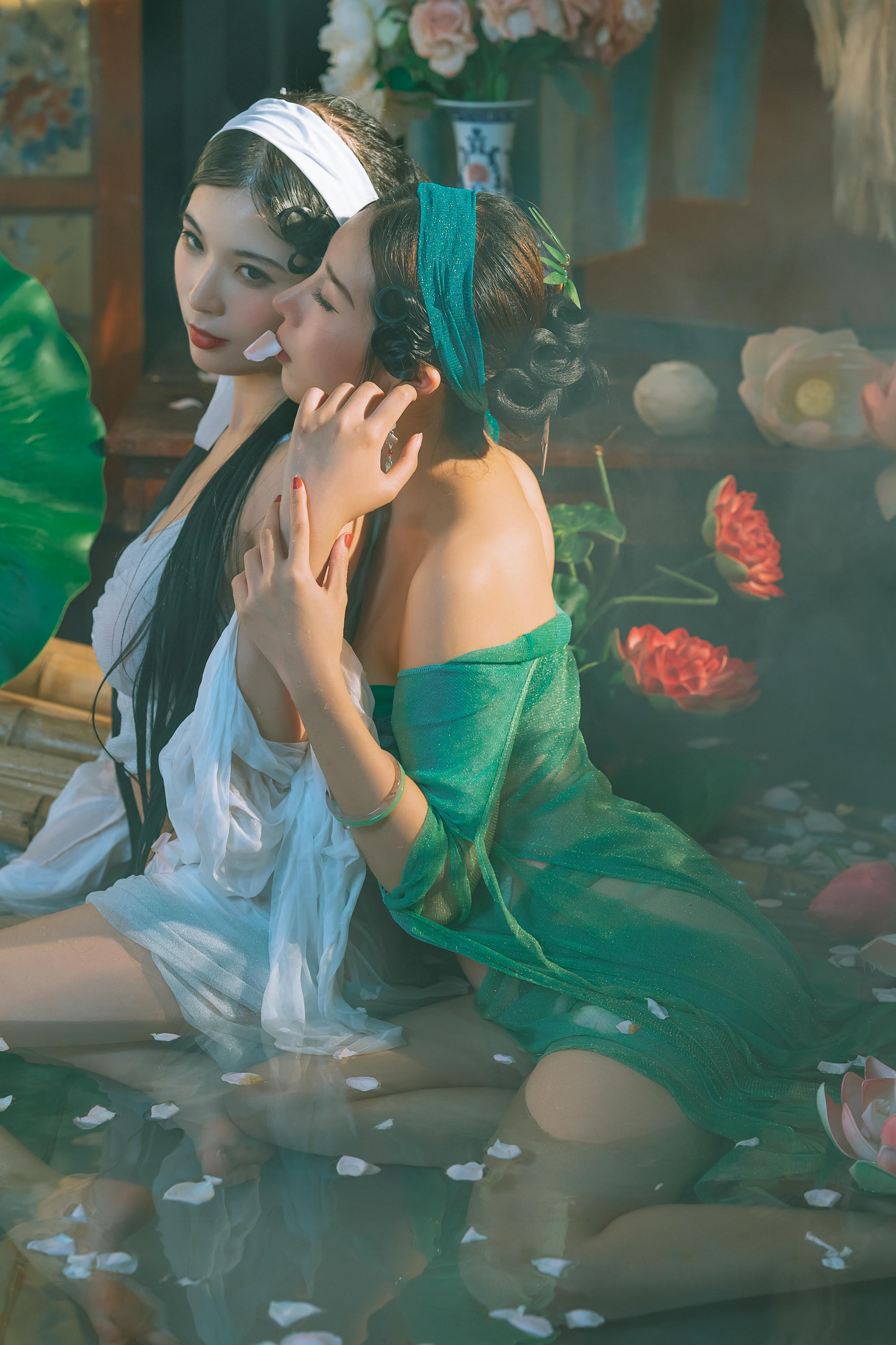 轩萧学姐 NO.048 &云溪溪 奶桃桃 白娘子&青蛇 [26P1V 415MB]_第2集