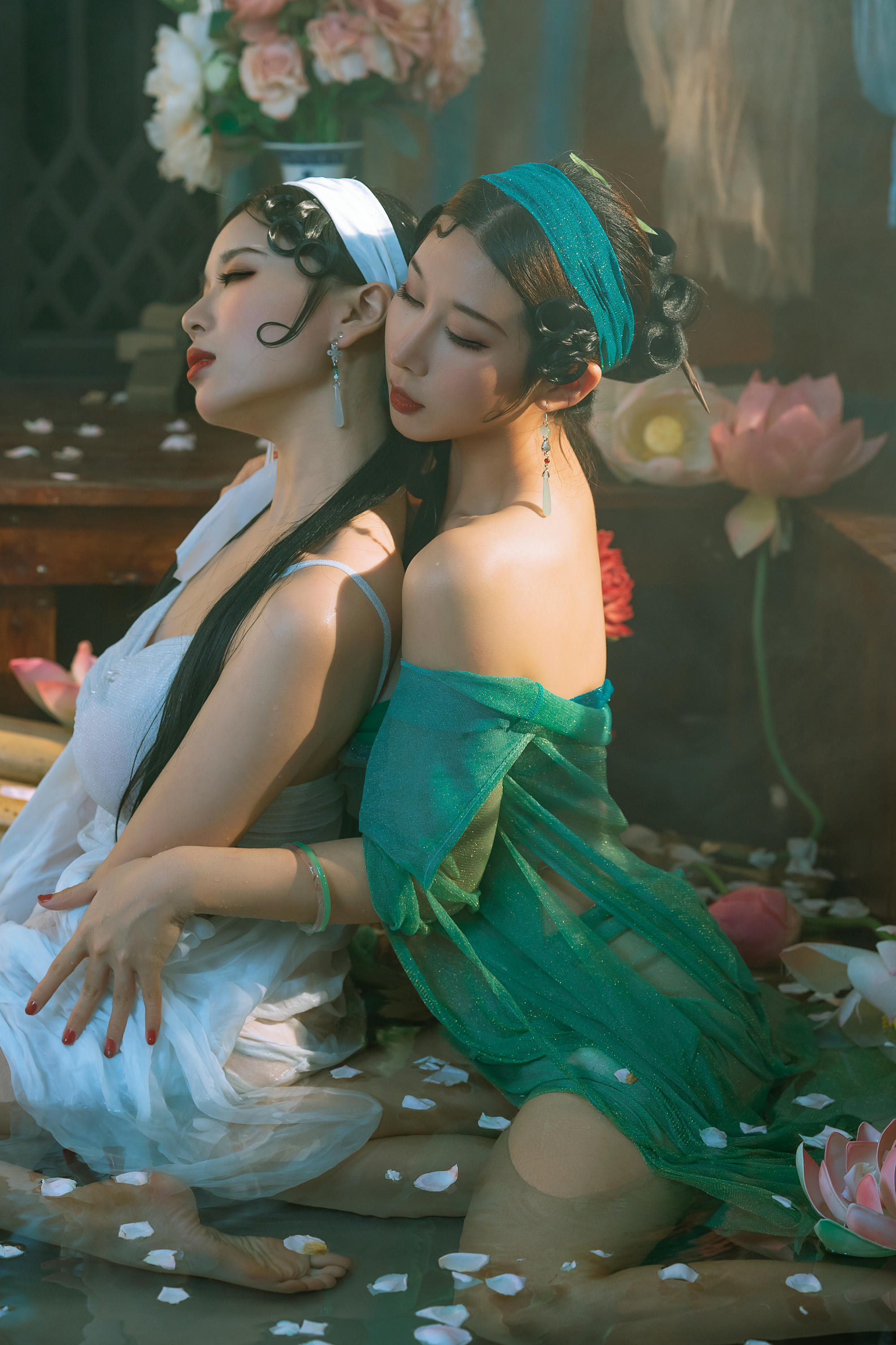 轩萧学姐 NO.048 &云溪溪 奶桃桃 白娘子&青蛇 [26P1V 415MB]_第1集