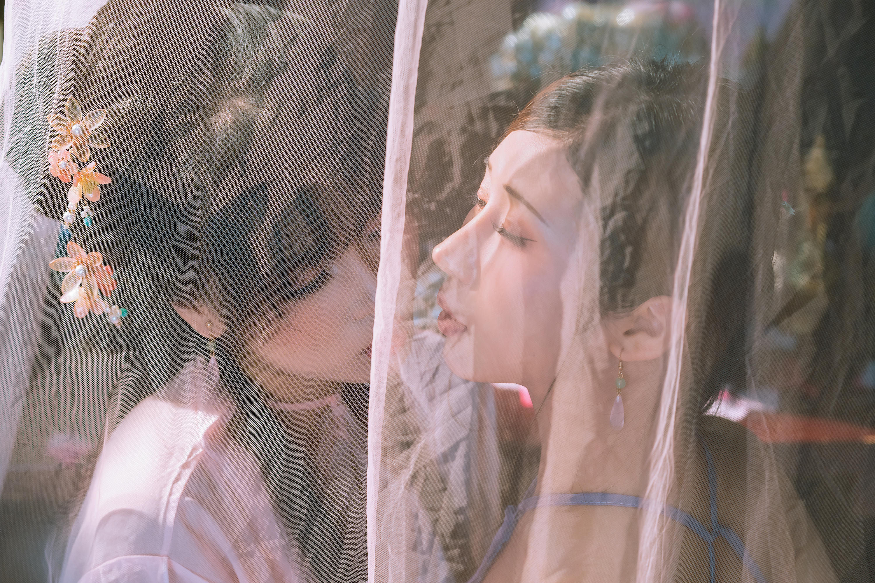 轩萧学姐 NO.054 奶桃桃&轩萧学姐 绸缎 [22P1V 325MB]_第1集